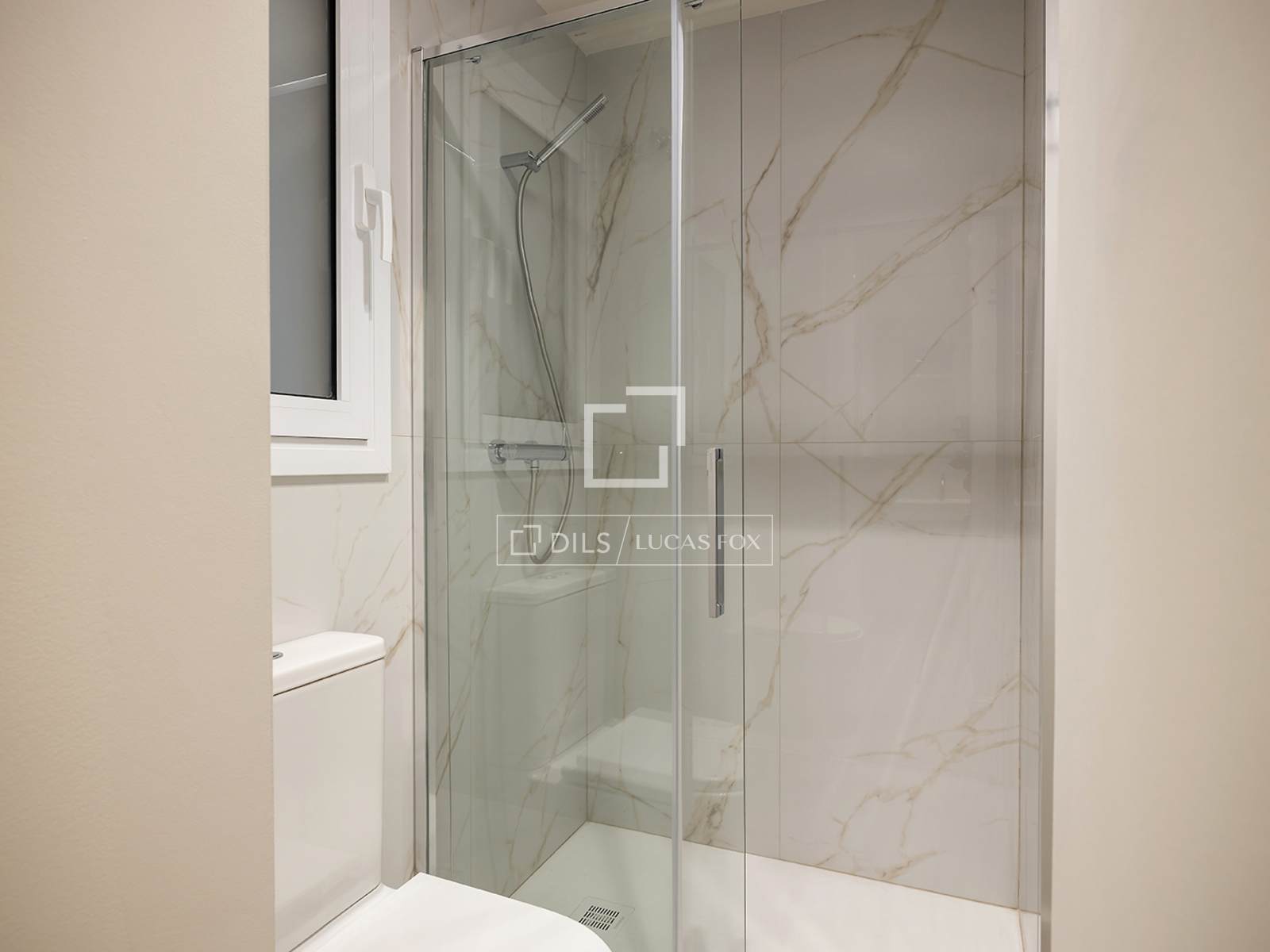 Apartment à Barcelona, Espagne 2 chambres, 117 m2 No. 161461