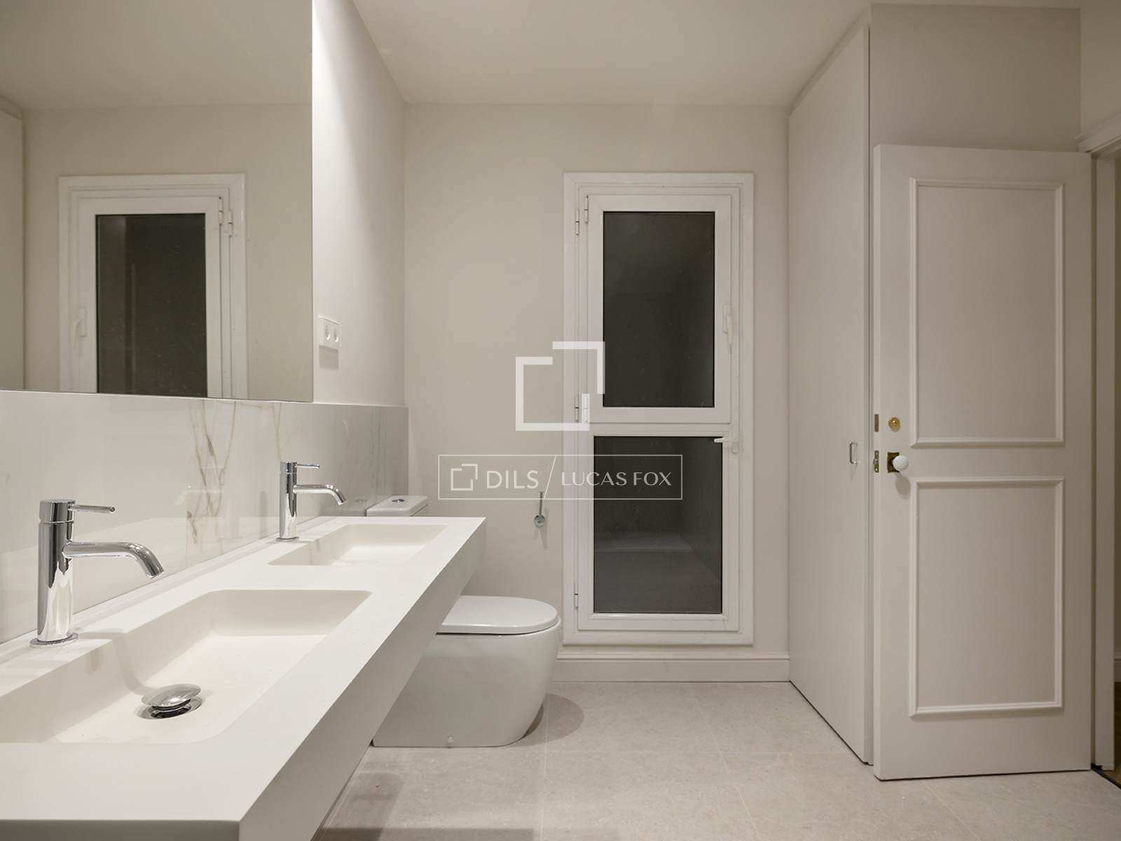 Apartment à Barcelona, Espagne 2 chambres, 117 m2 No. 161461