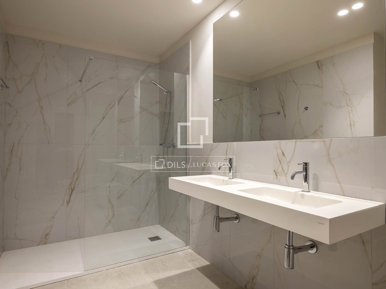 Apartment à Barcelona, Espagne 2 chambres, 117 m2 No. 161461