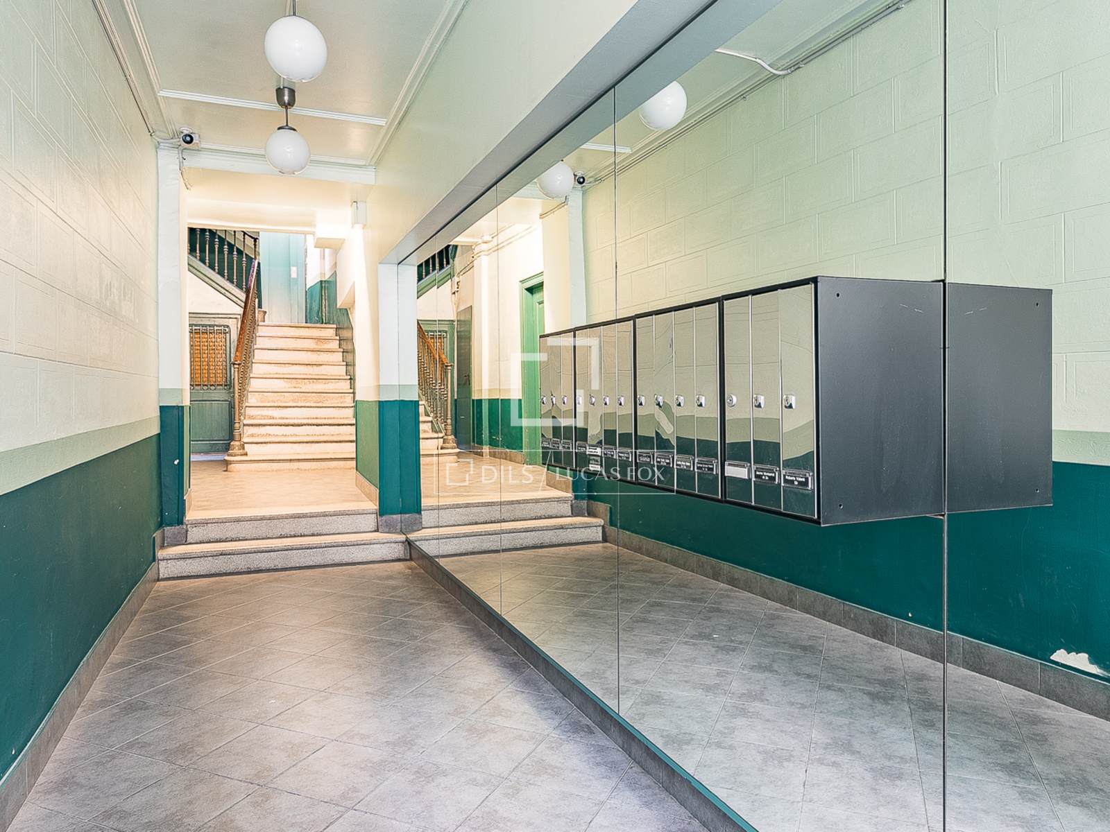 Huoneisto Barcelona, Espanja 2 makuuhuonetta, 109 m2 No. 161460