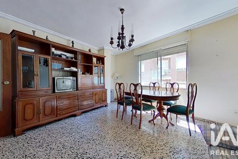Квартира в Вила-Реаль, Кастельон, Испания 4 спальни, 110м2 №187712