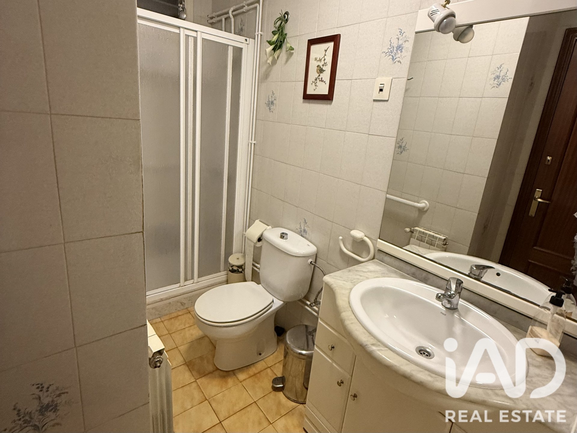 Commercial property in La Canonja, Tarragona, Spain 408 sq.m. No. 187707