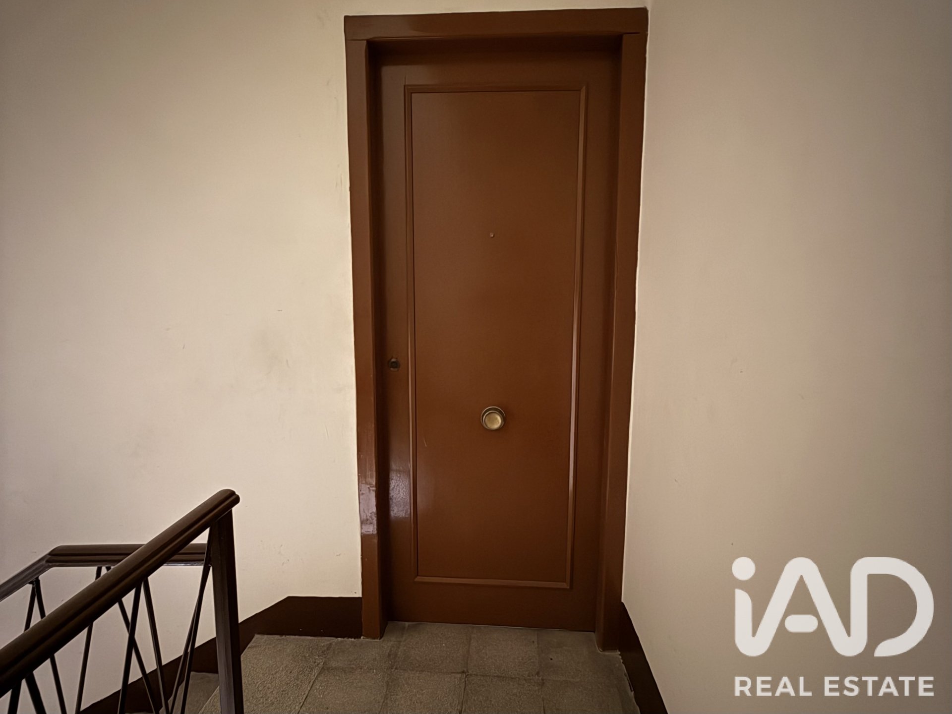 Commercial property in La Canonja, Tarragona, Spain 408 sq.m. No. 187707