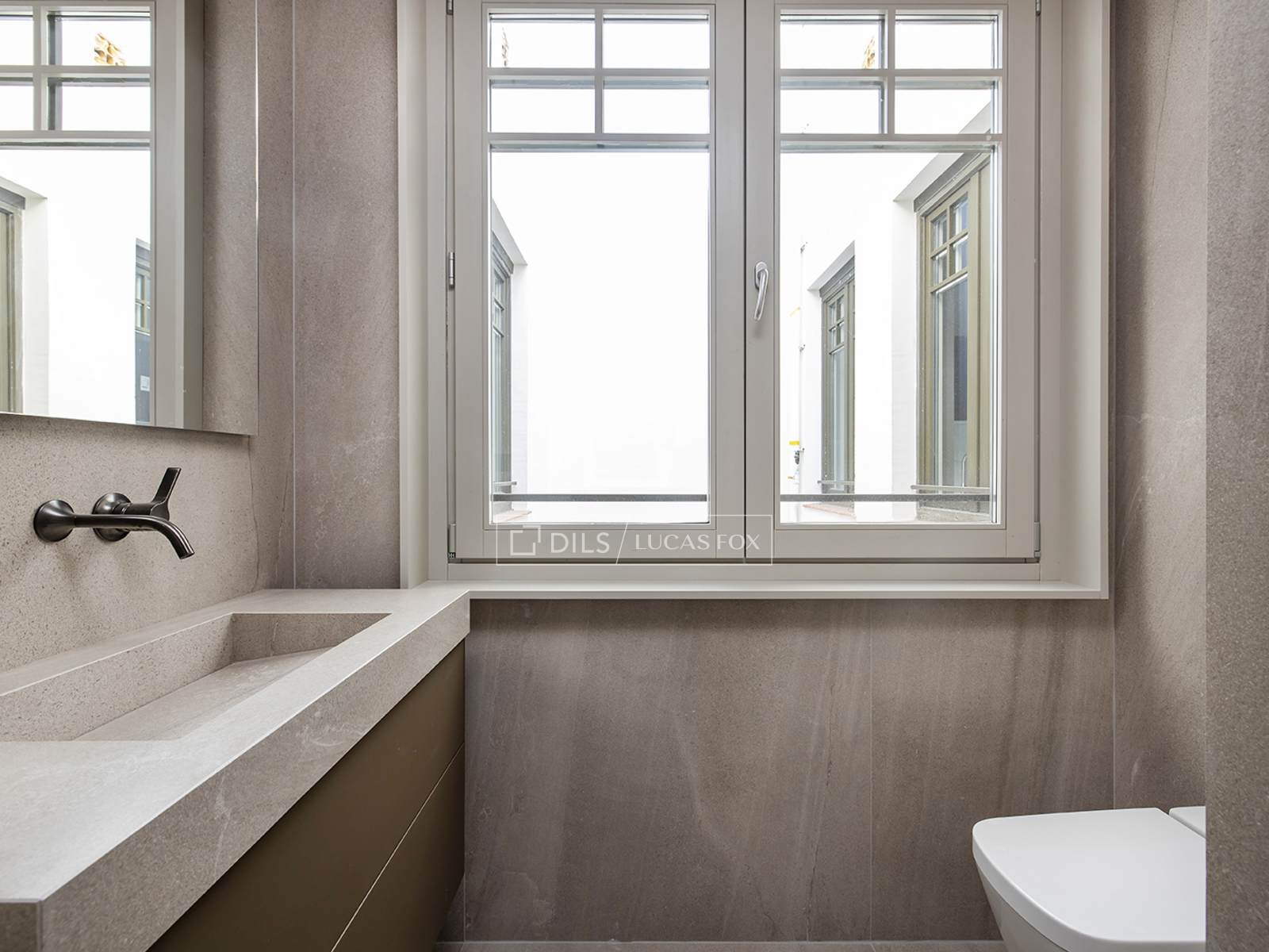 Apartment à Barcelona, Espagne 1 chambre, 90 m2 No. 150243