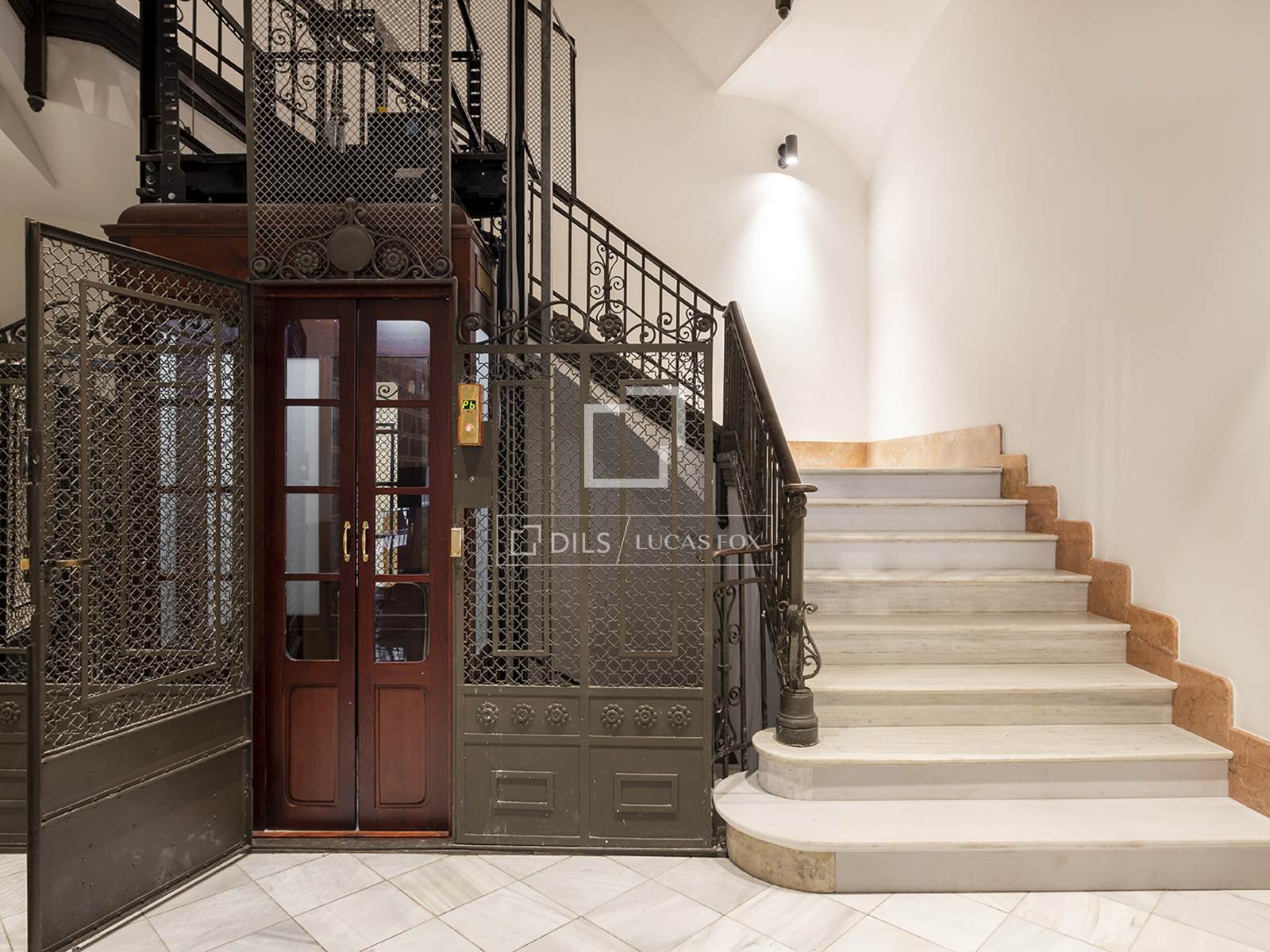Apartment à Barcelona, Espagne 1 chambre, 90 m2 No. 150243