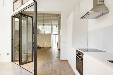 Apartment in Barcelona, Spain 2 bedrooms, 97 sq.m. No. 192752