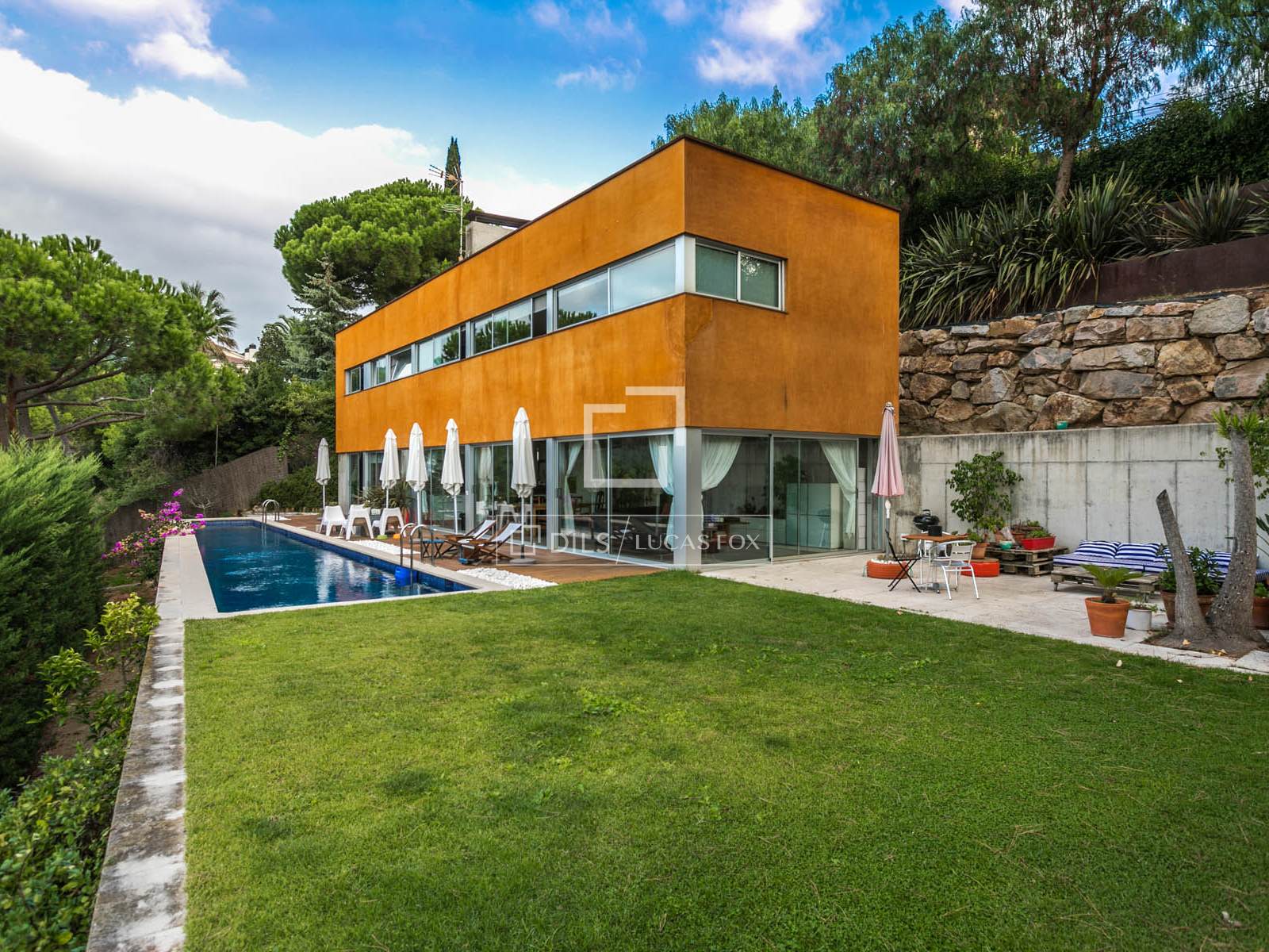 Villa in Cabrils, Barcelona, Spain 2 bedrooms, 290 sq.m. No. 192750