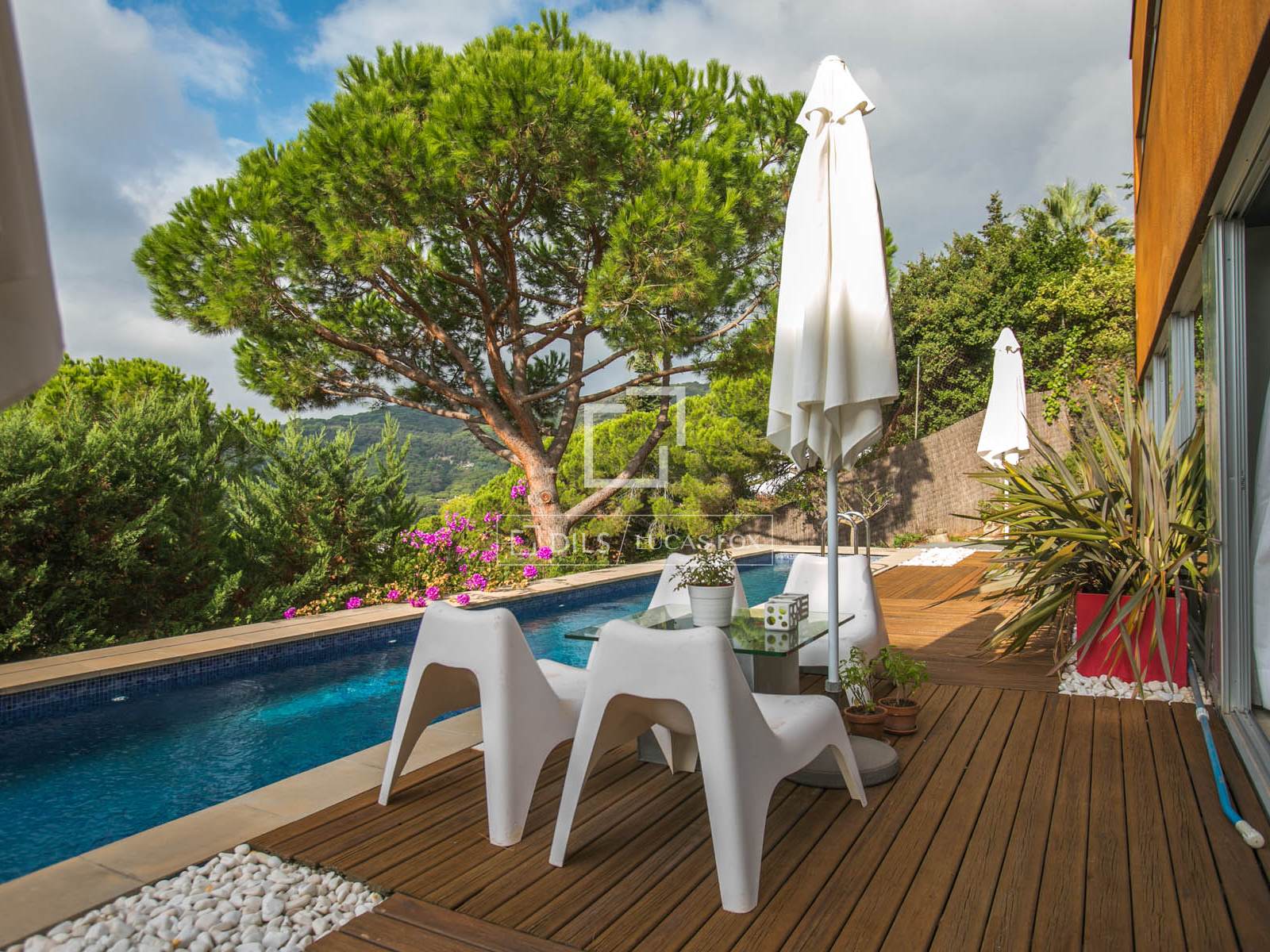 Villa in Cabrils, Barcelona, Spain 2 bedrooms, 290 sq.m. No. 192750