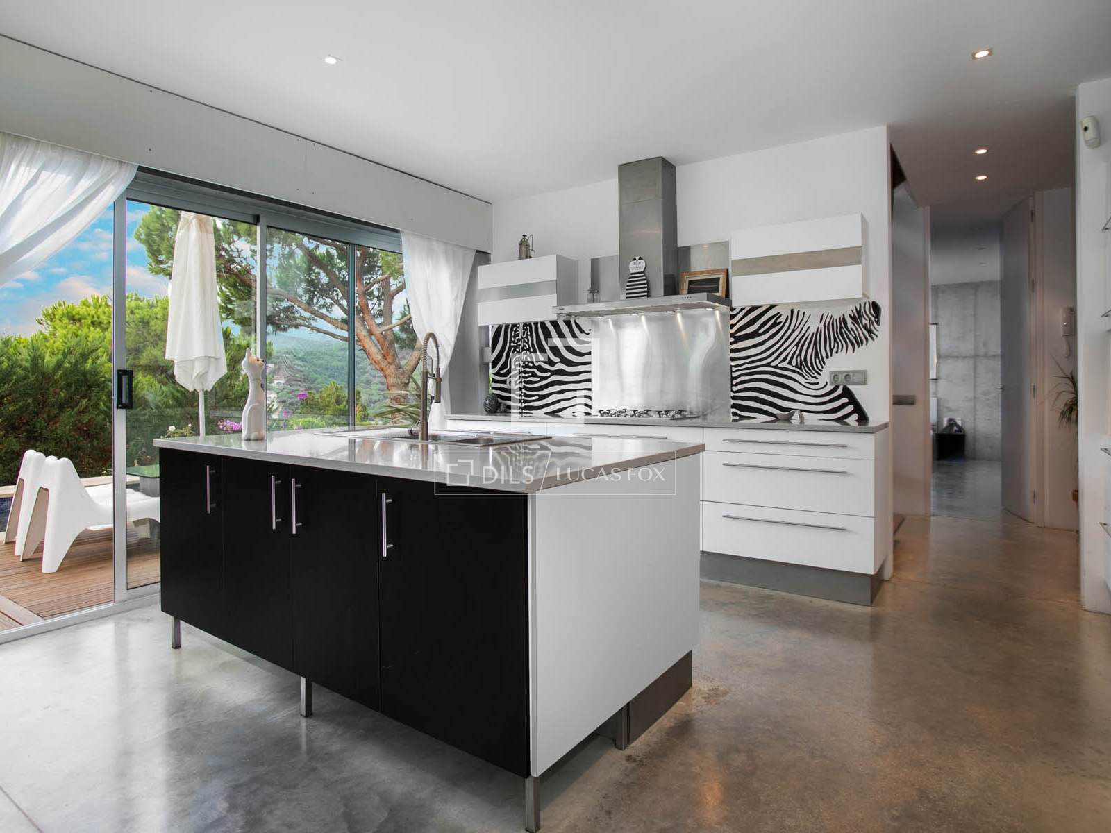 Villa in Cabrils, Barcelona, Spain 2 bedrooms, 290 sq.m. No. 192750