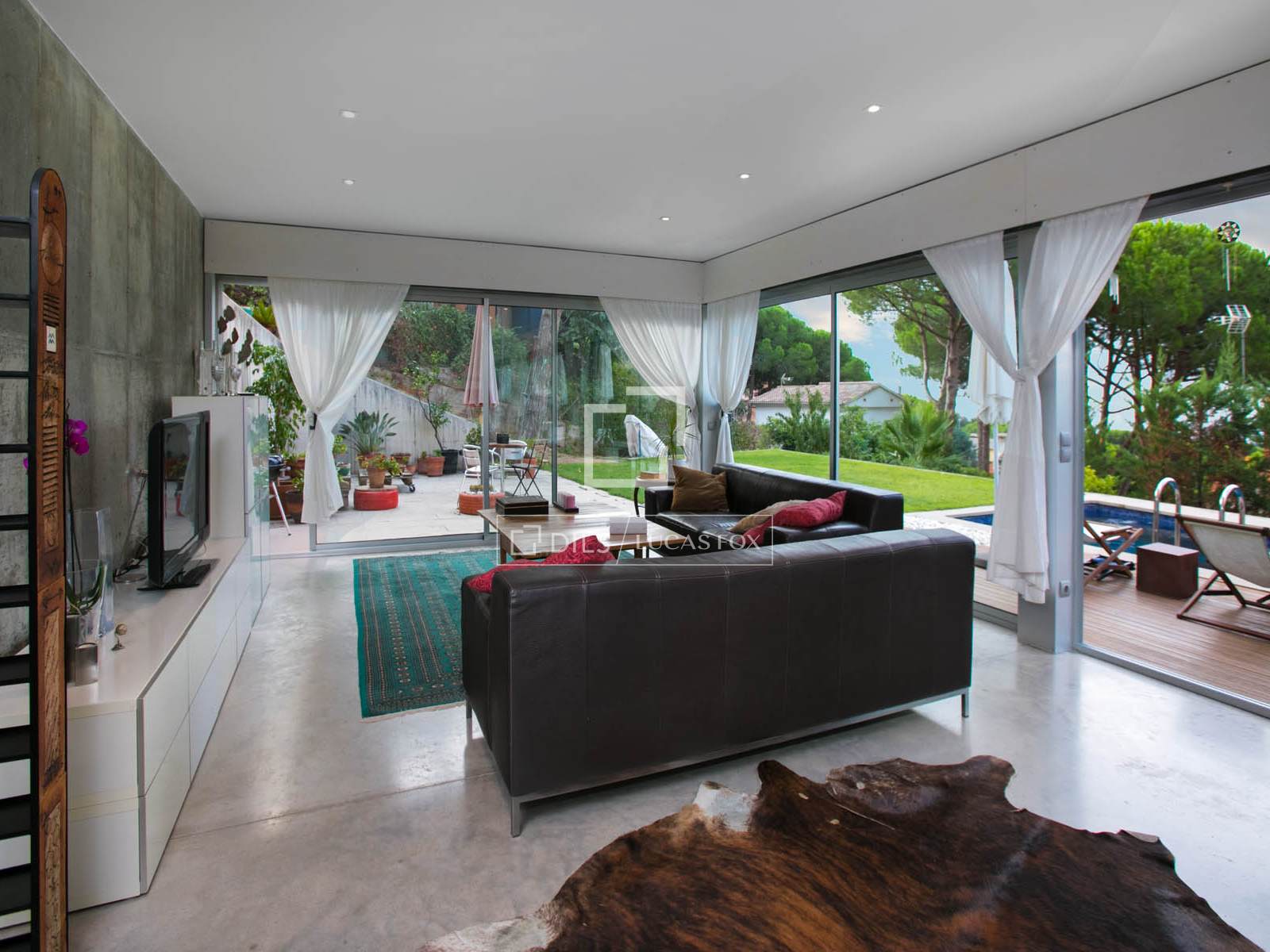 Villa in Cabrils, Barcelona, Spain 2 bedrooms, 290 sq.m. No. 192750