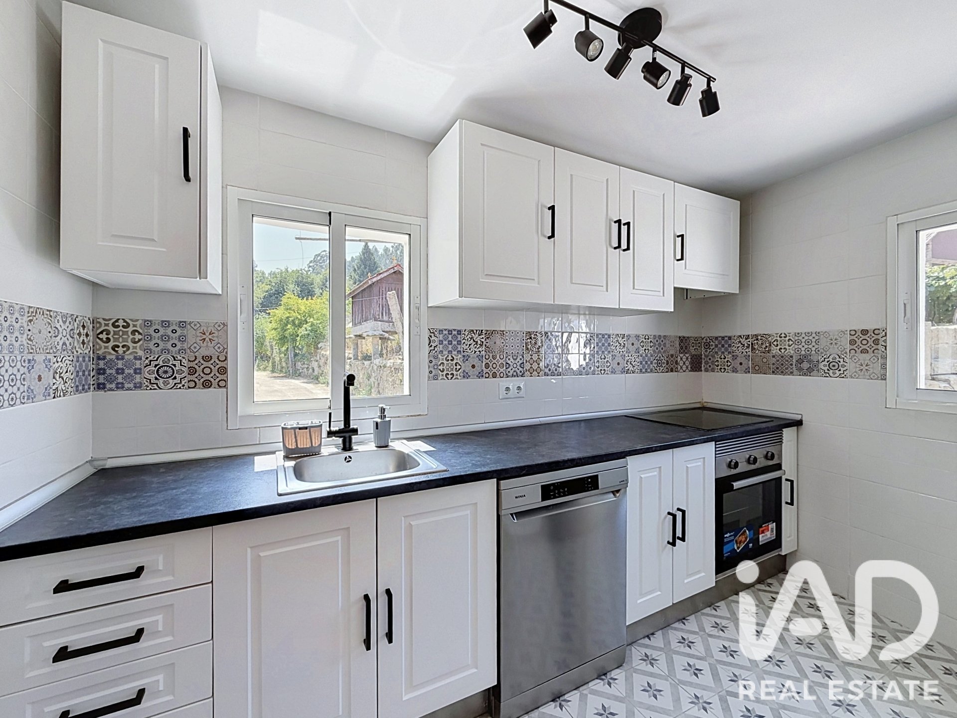 House in Vilagarcia de Arousa, Pontevedra, Spain 5 bedrooms, 167 sq.m. No. 187739