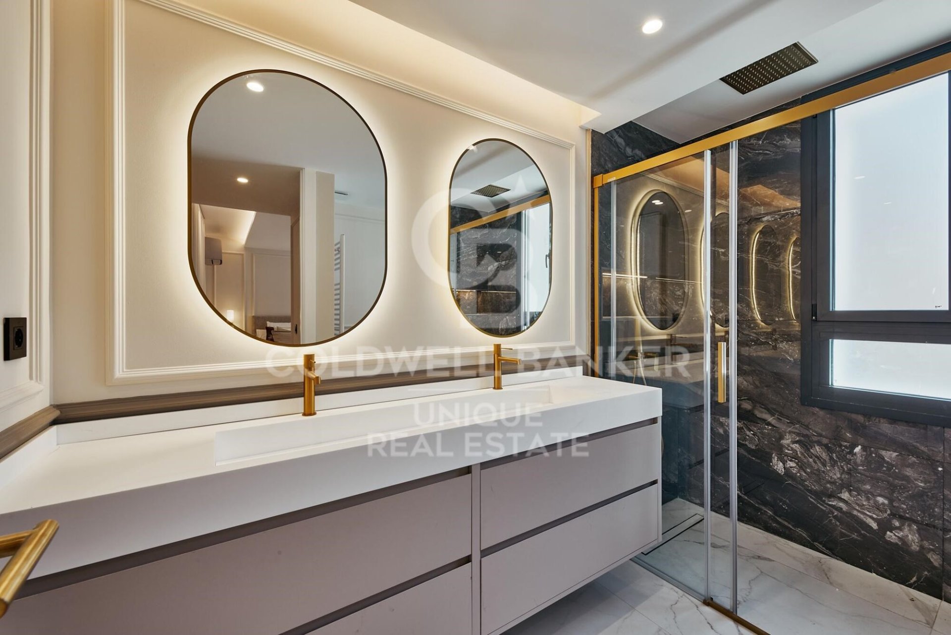 Apartment à Madrid, Espagne 3 chambres, 146 m2 No. 158253