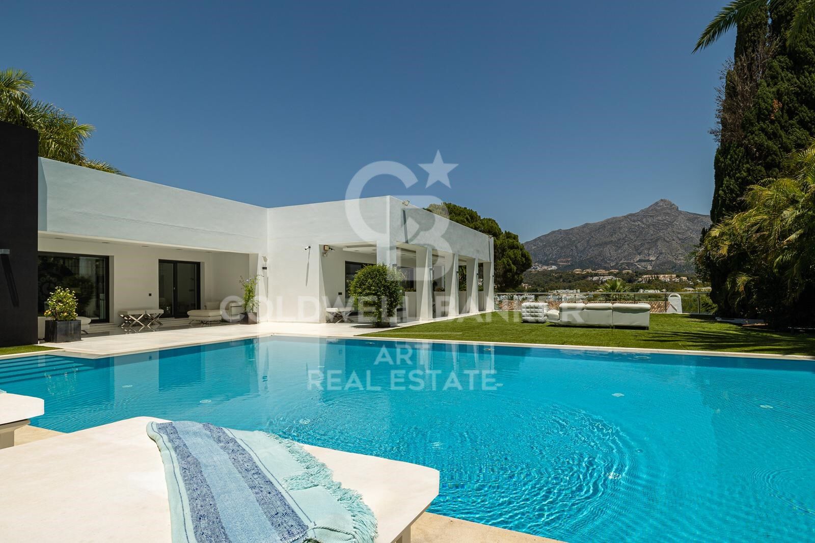 Villa Marbella, Malaga, Spānijā 7 istabas, 754 m2 Nr. 158256