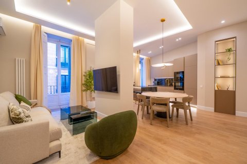 Dzīvoklis Madrid, Spānijā 3 istabas, 146 m2 Nr. 144368