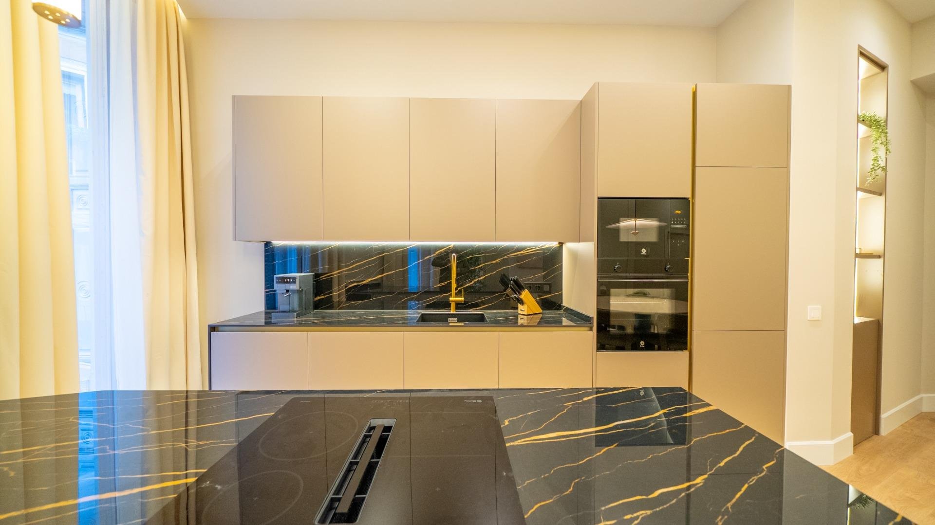 Apartment in Madrid, Spain 3 bedrooms, 146 sq.m. No. 144368