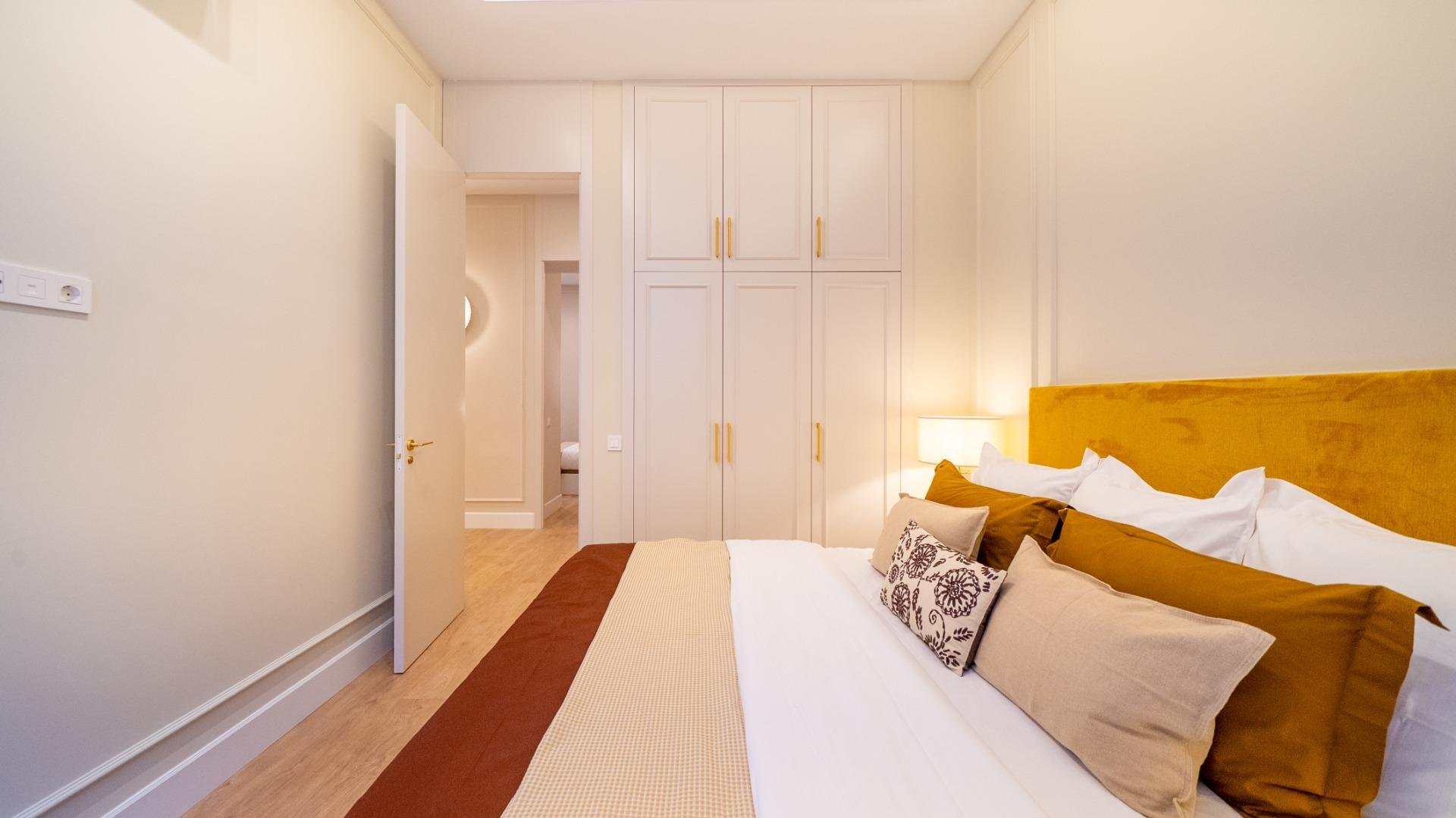 Apartment in Madrid, Spain 3 bedrooms, 146 sq.m. No. 144368
