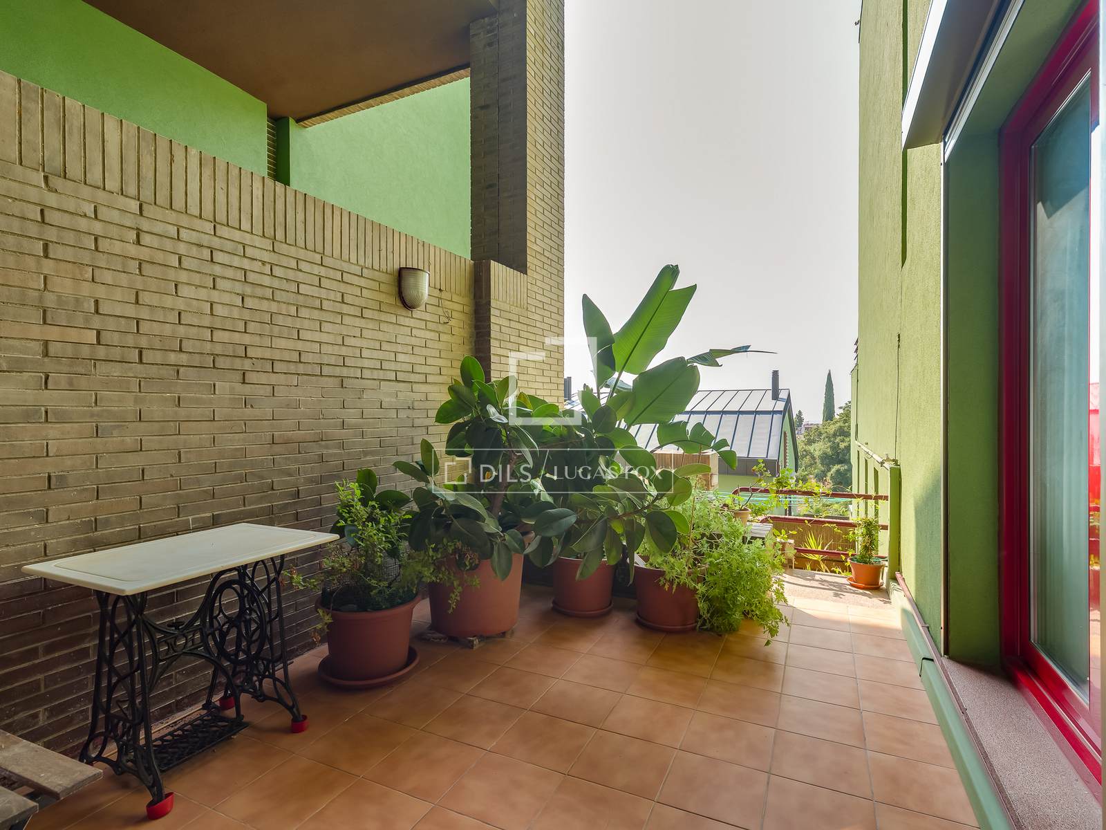 Villa en Barcelona, España 3 dormitorios, 141 m2 No. 195623
