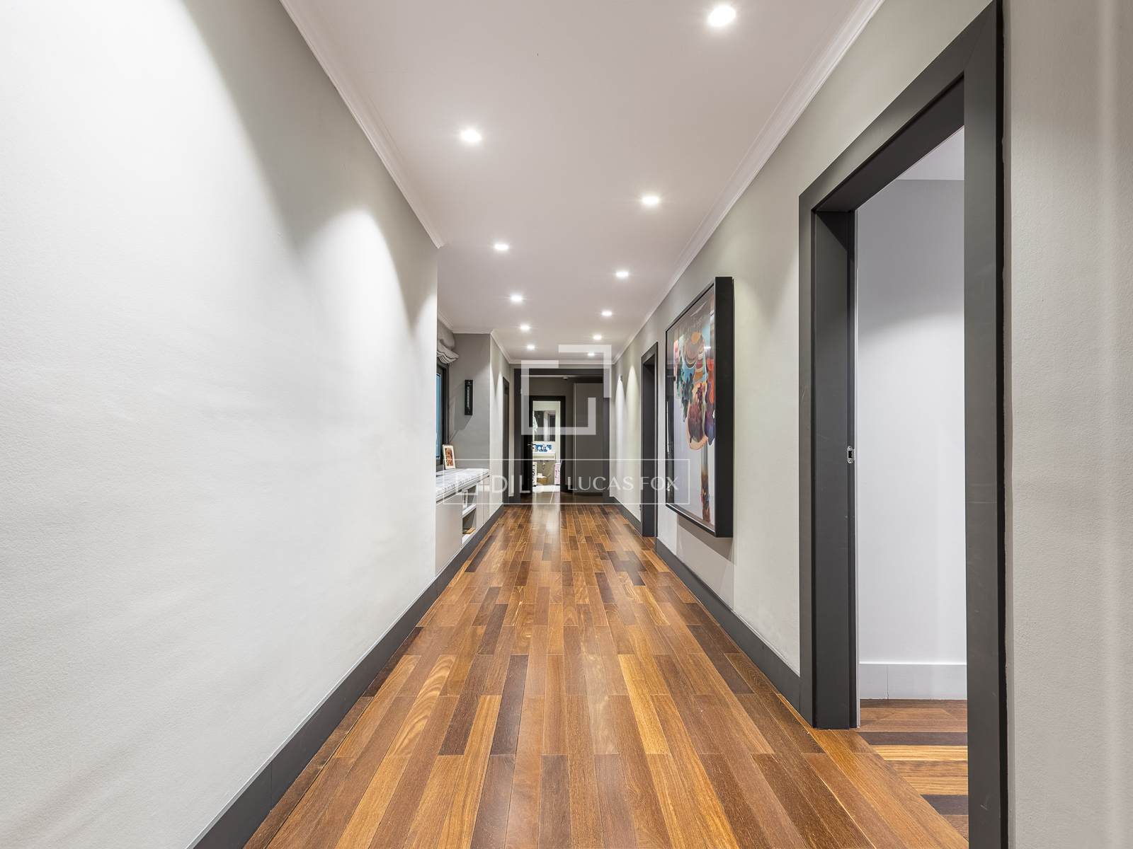 Huoneisto Barcelona, Espanja 7 makuuhuonetta, 563 m2 No. 195621
