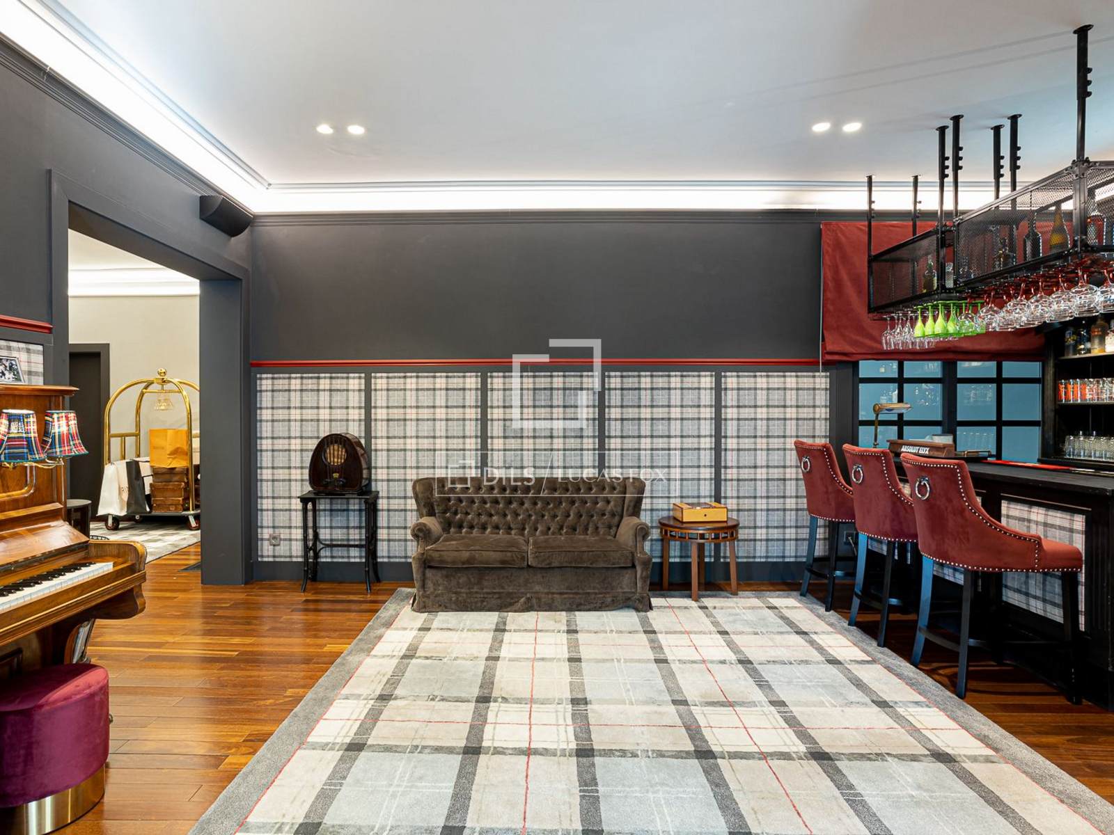 Huoneisto Barcelona, Espanja 7 makuuhuonetta, 563 m2 No. 195621