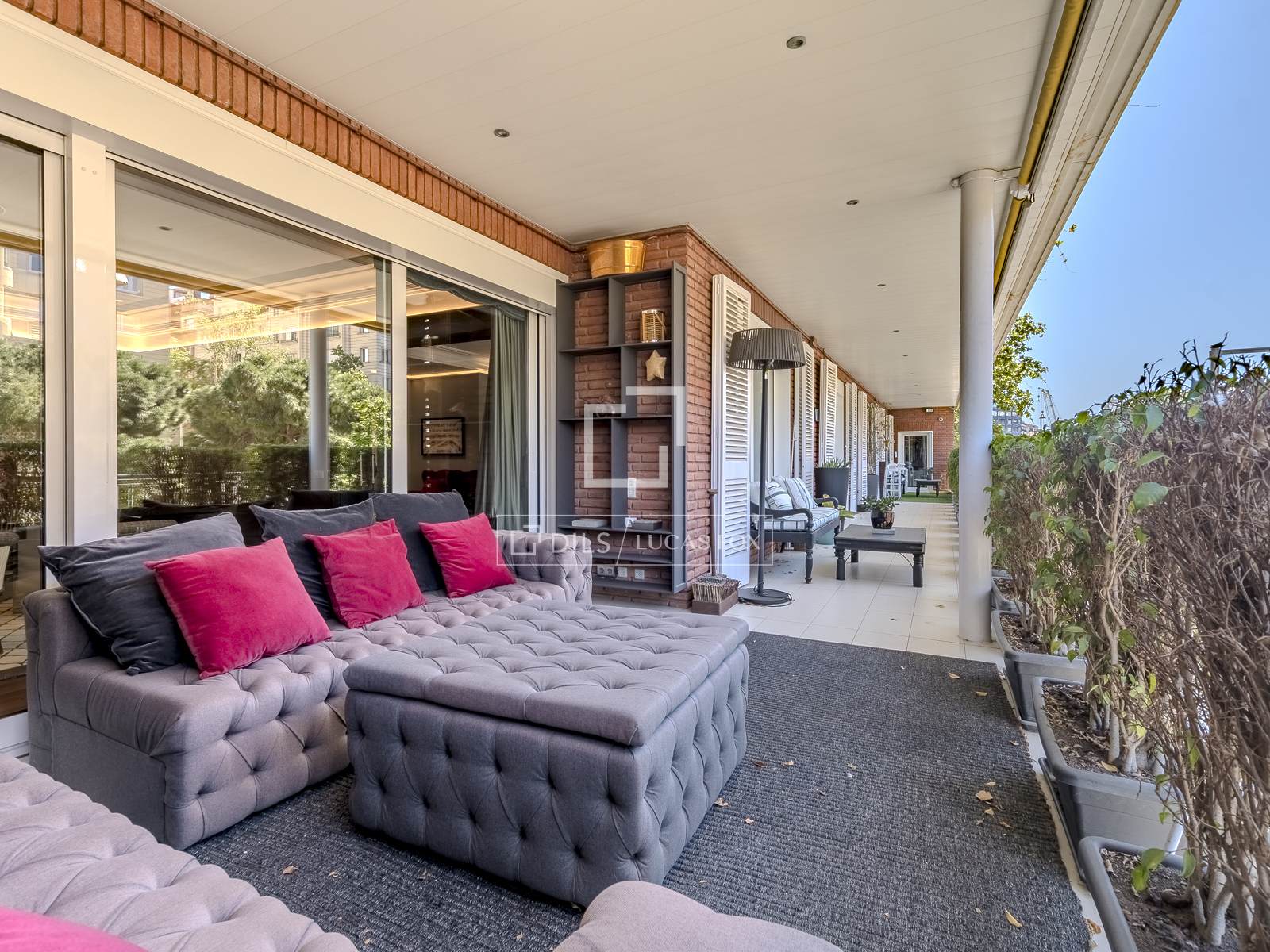 Huoneisto Barcelona, Espanja 7 makuuhuonetta, 563 m2 No. 195621