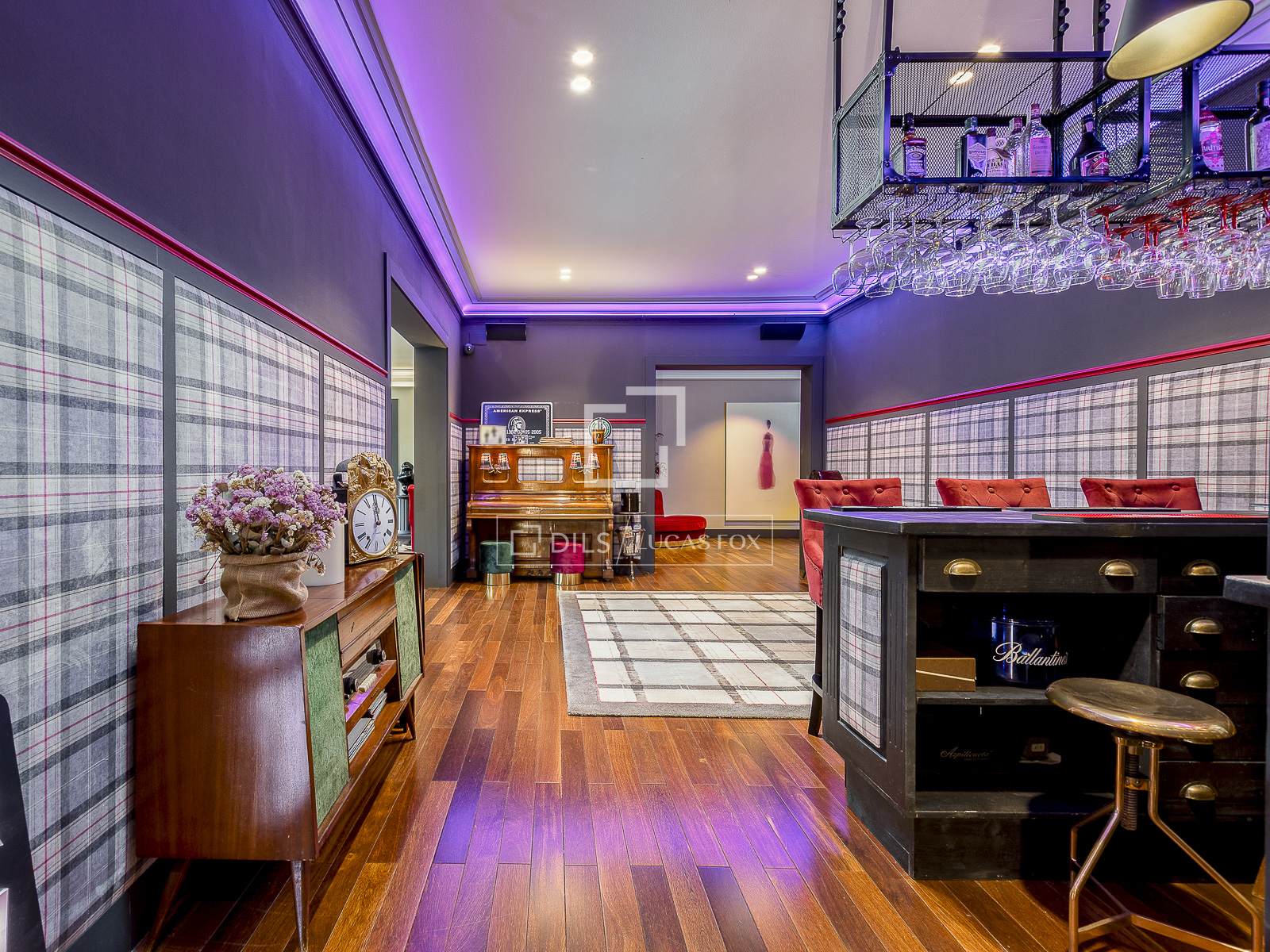 Huoneisto Barcelona, Espanja 7 makuuhuonetta, 563 m2 No. 195621