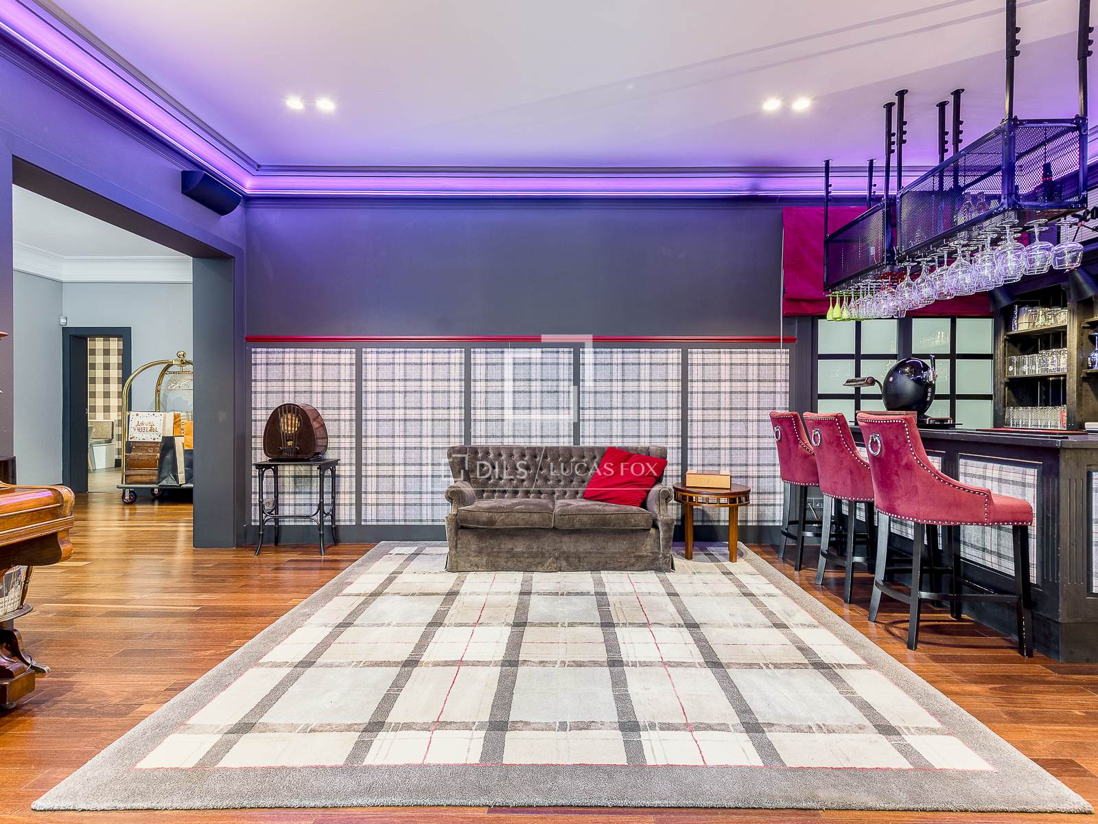 Huoneisto Barcelona, Espanja 7 makuuhuonetta, 563 m2 No. 195621