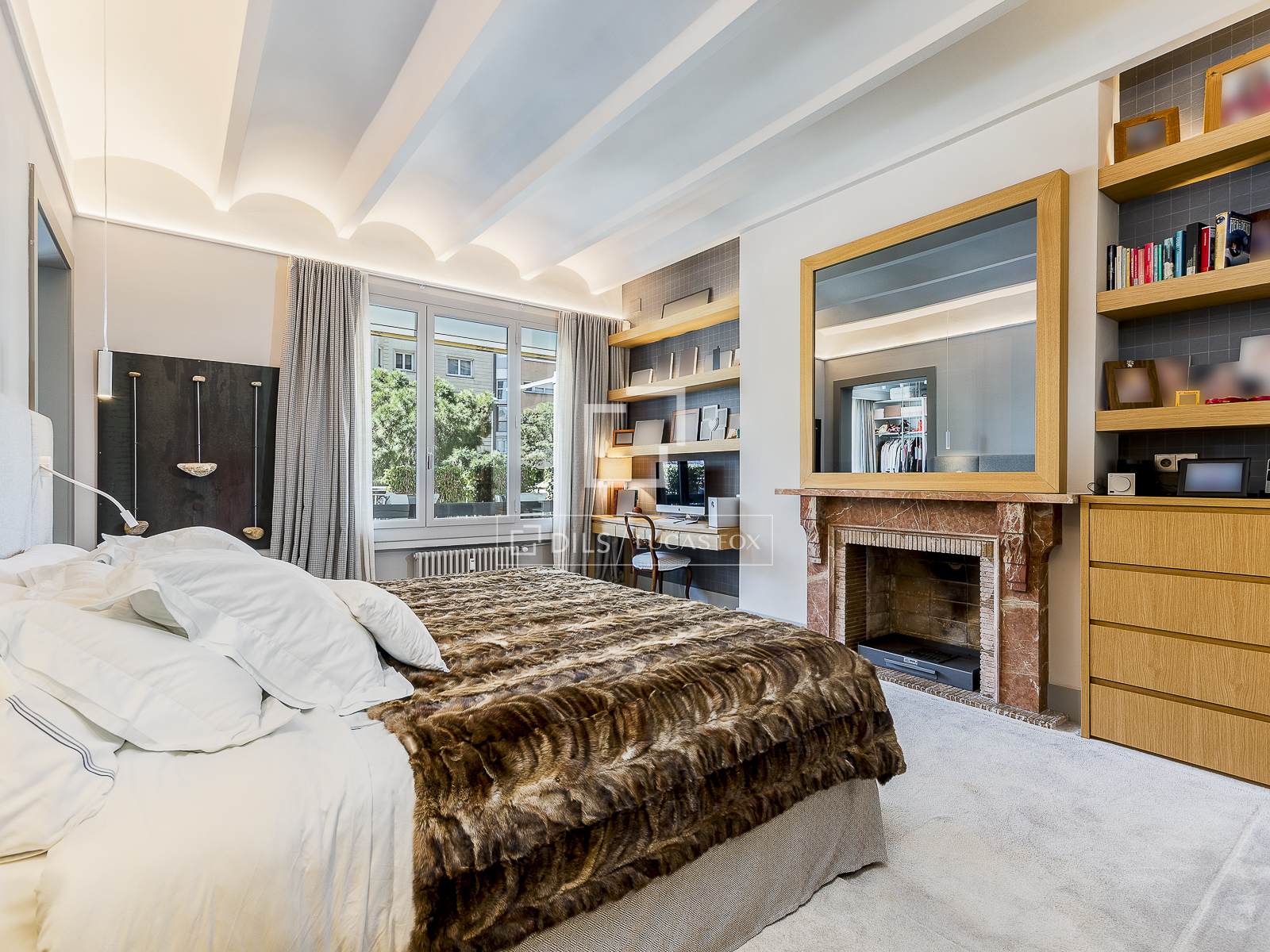 Huoneisto Barcelona, Espanja 7 makuuhuonetta, 563 m2 No. 195621