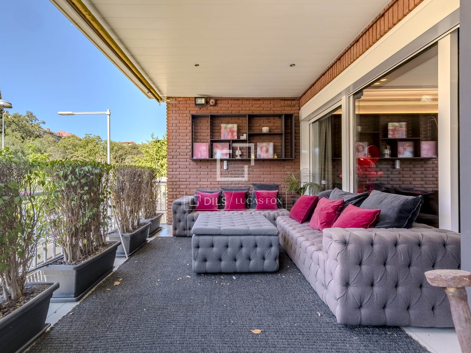 Huoneisto Barcelona, Espanja 7 makuuhuonetta, 563 m2 No. 195621