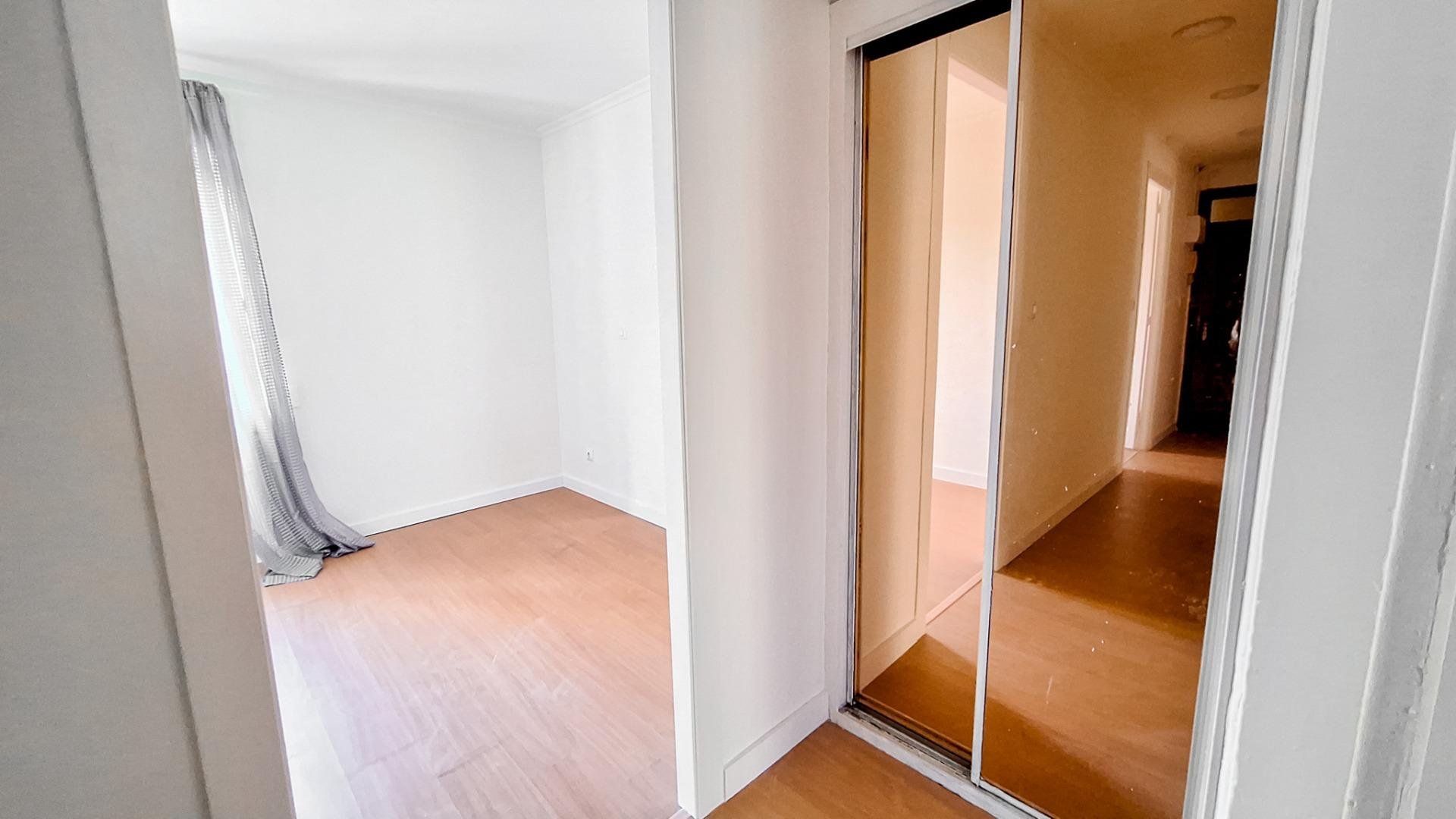Apartment à Oviedo, Asturias, Espagne 1 chambre, 58 m2 No. 182851