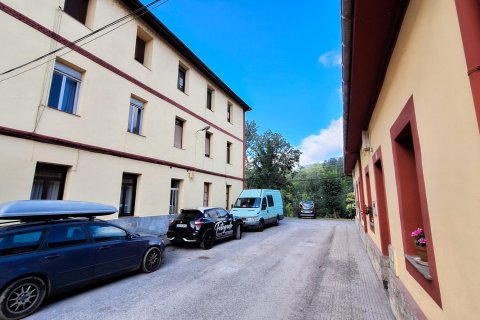 Apartamento en Oviedo, Asturias, España 1 dormitorio, 58 m2 No. 182851
