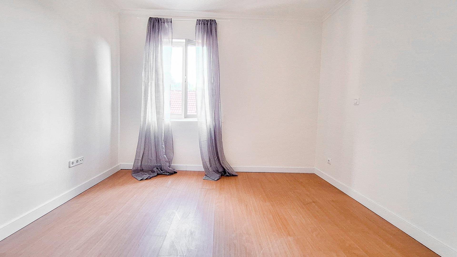 Apartment à Oviedo, Asturias, Espagne 1 chambre, 58 m2 No. 182851