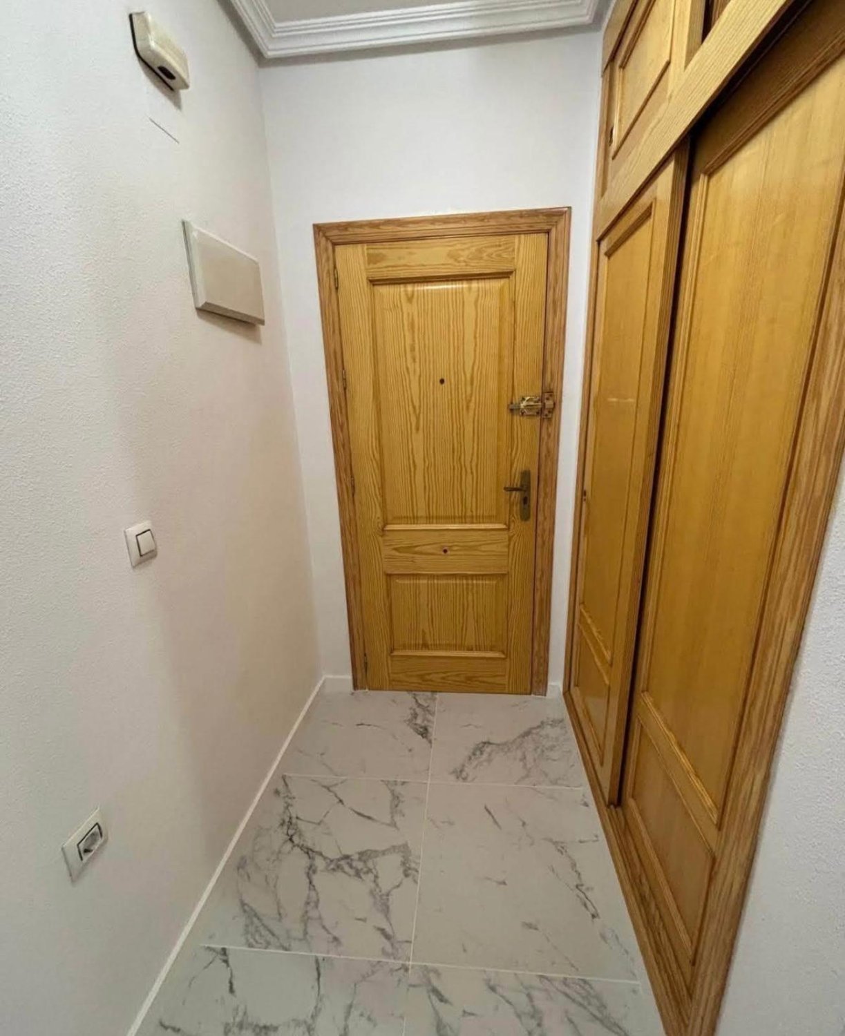 Apartment à Torrevieja, Alicante, Espagne 2 chambres, 68 m2 No. 182853