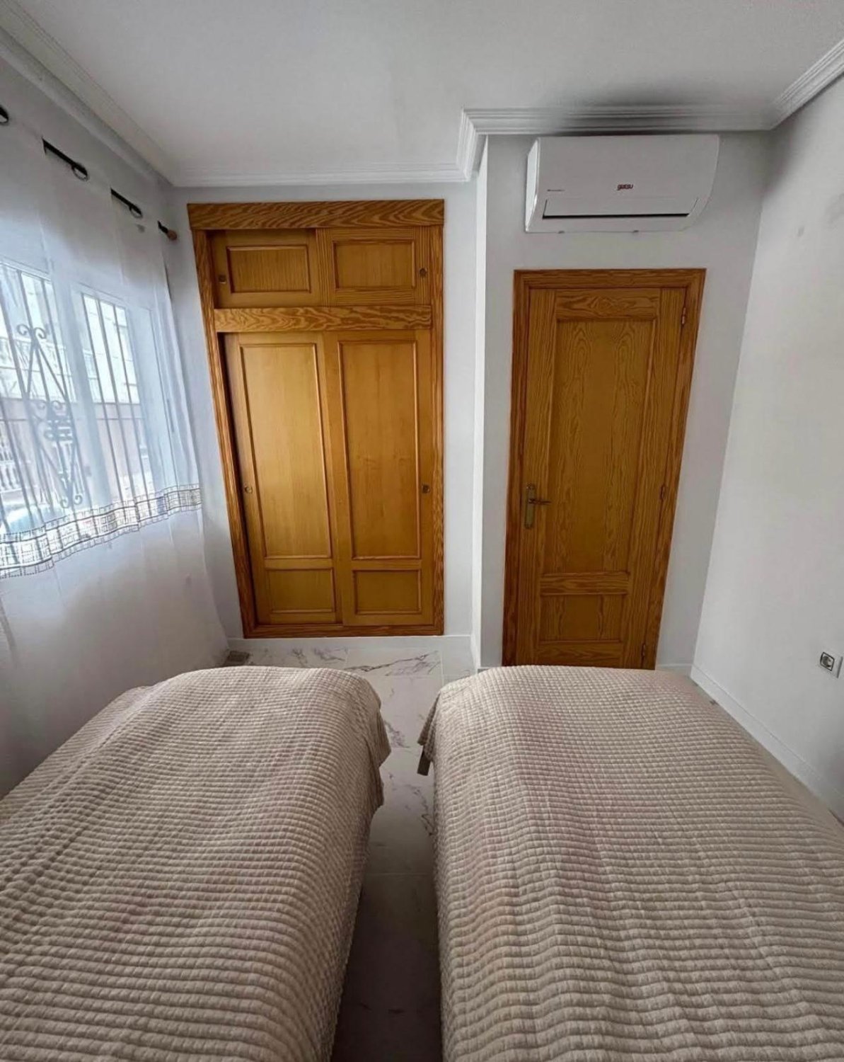 Apartment à Torrevieja, Alicante, Espagne 2 chambres, 68 m2 No. 182853