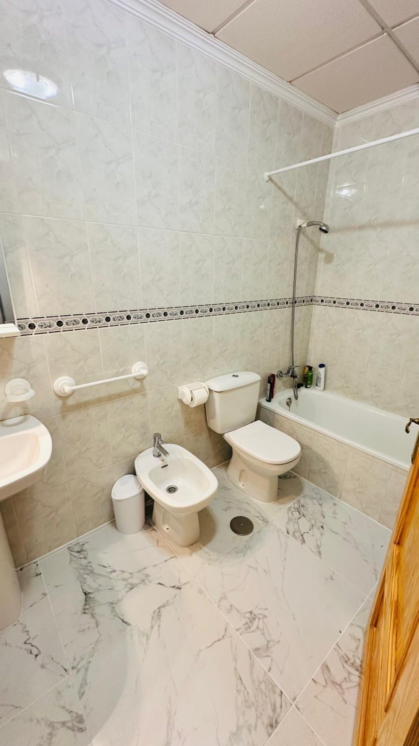 Apartment à Torrevieja, Alicante, Espagne 2 chambres, 68 m2 No. 182853