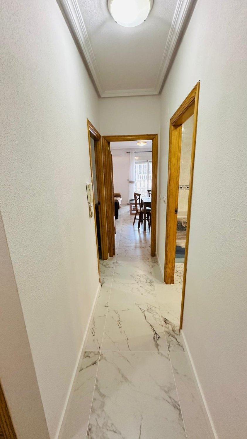 Apartment à Torrevieja, Alicante, Espagne 2 chambres, 68 m2 No. 182853
