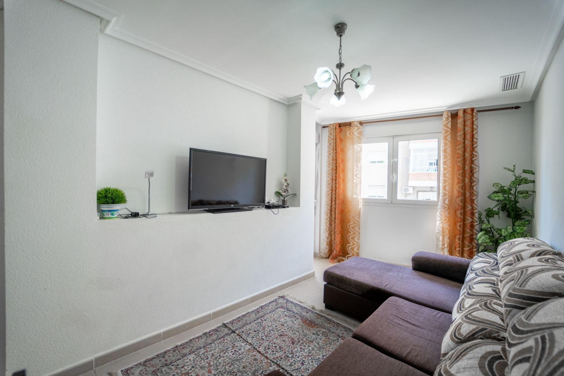 Huoneisto Torrevieja, Alicante, Espanja 2 makuuhuonetta, 70 m2 No. 182852