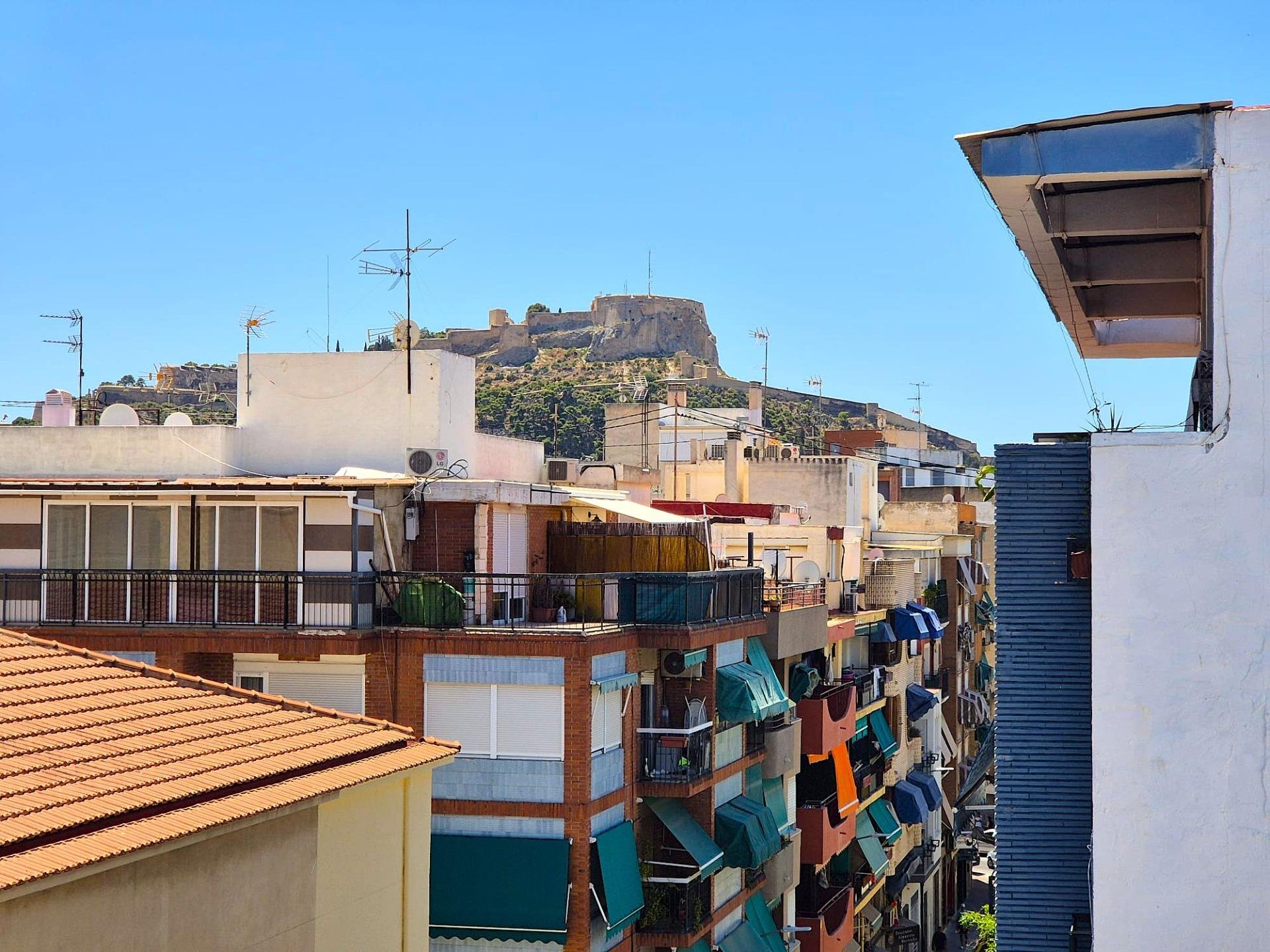 Appartamento a Alicante, Spagna 1 camera da letto, 85 mq. N° 183079