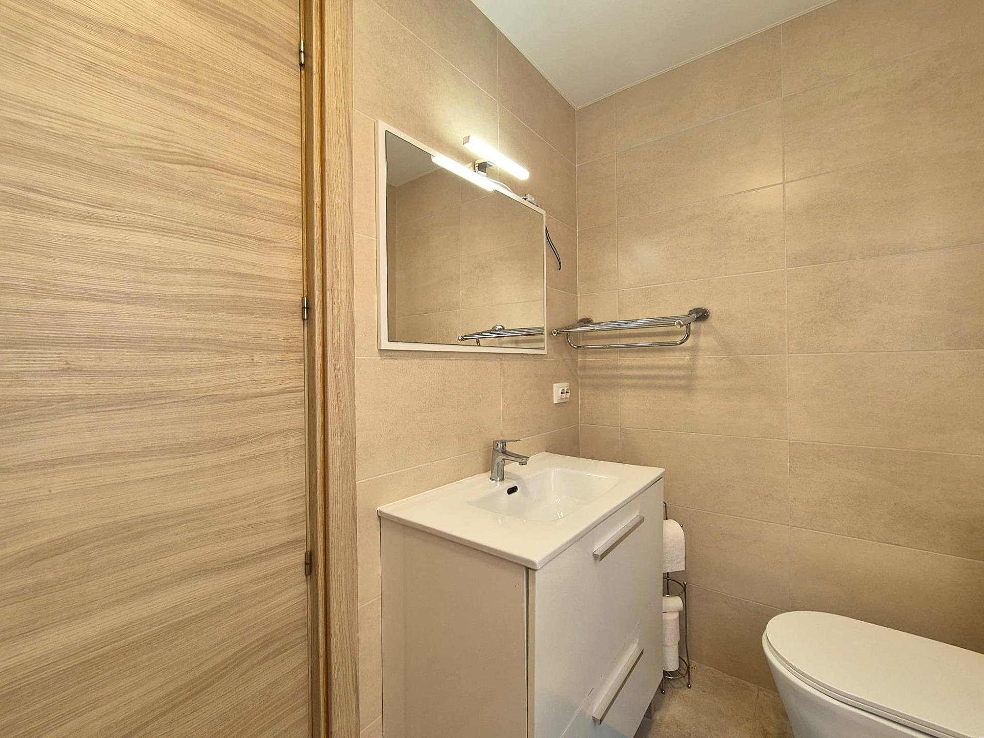 Appartamento a Alicante, Spagna 1 camera da letto, 85 mq. N° 183079