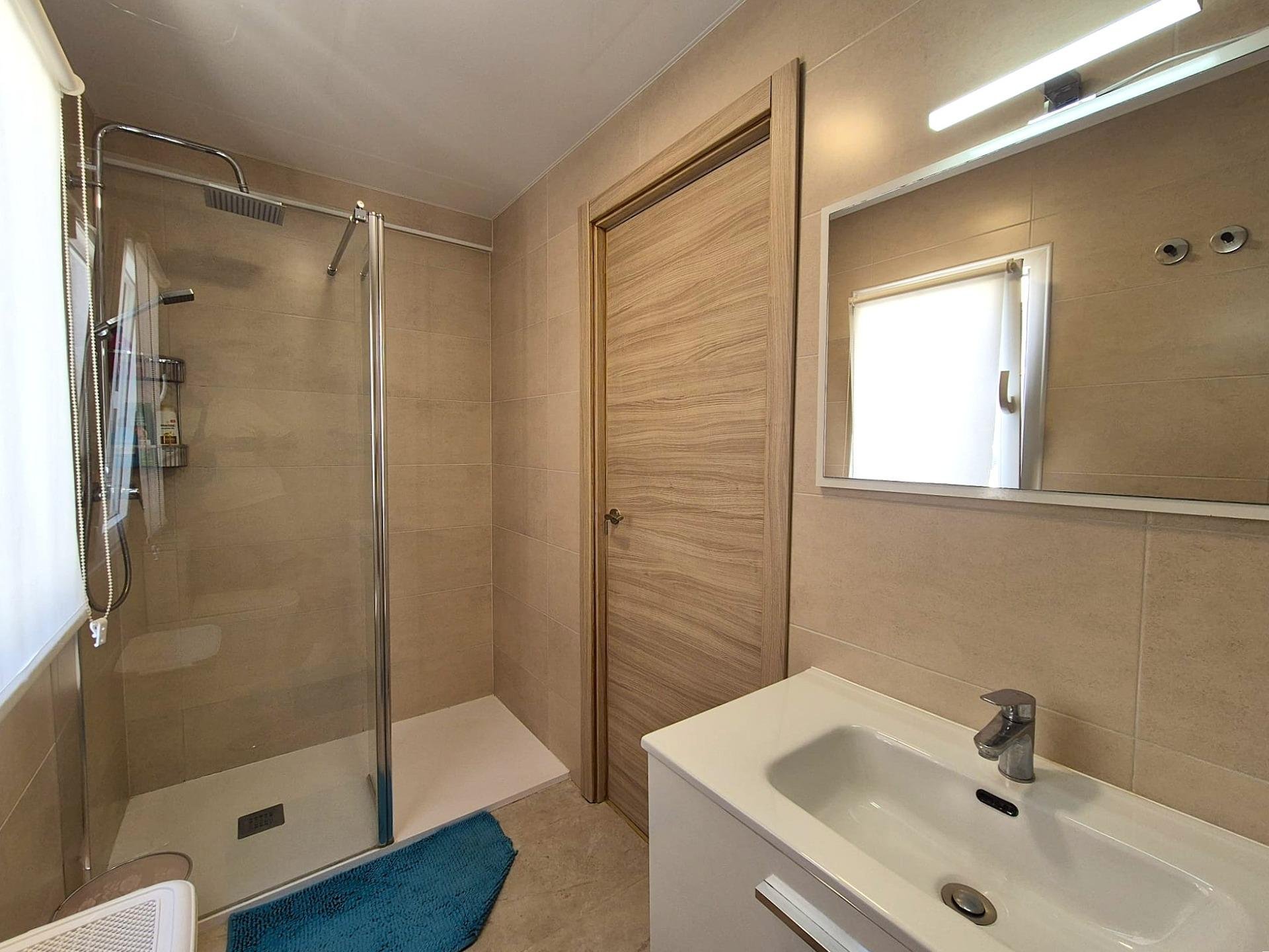 Appartamento a Alicante, Spagna 1 camera da letto, 85 mq. N° 183079