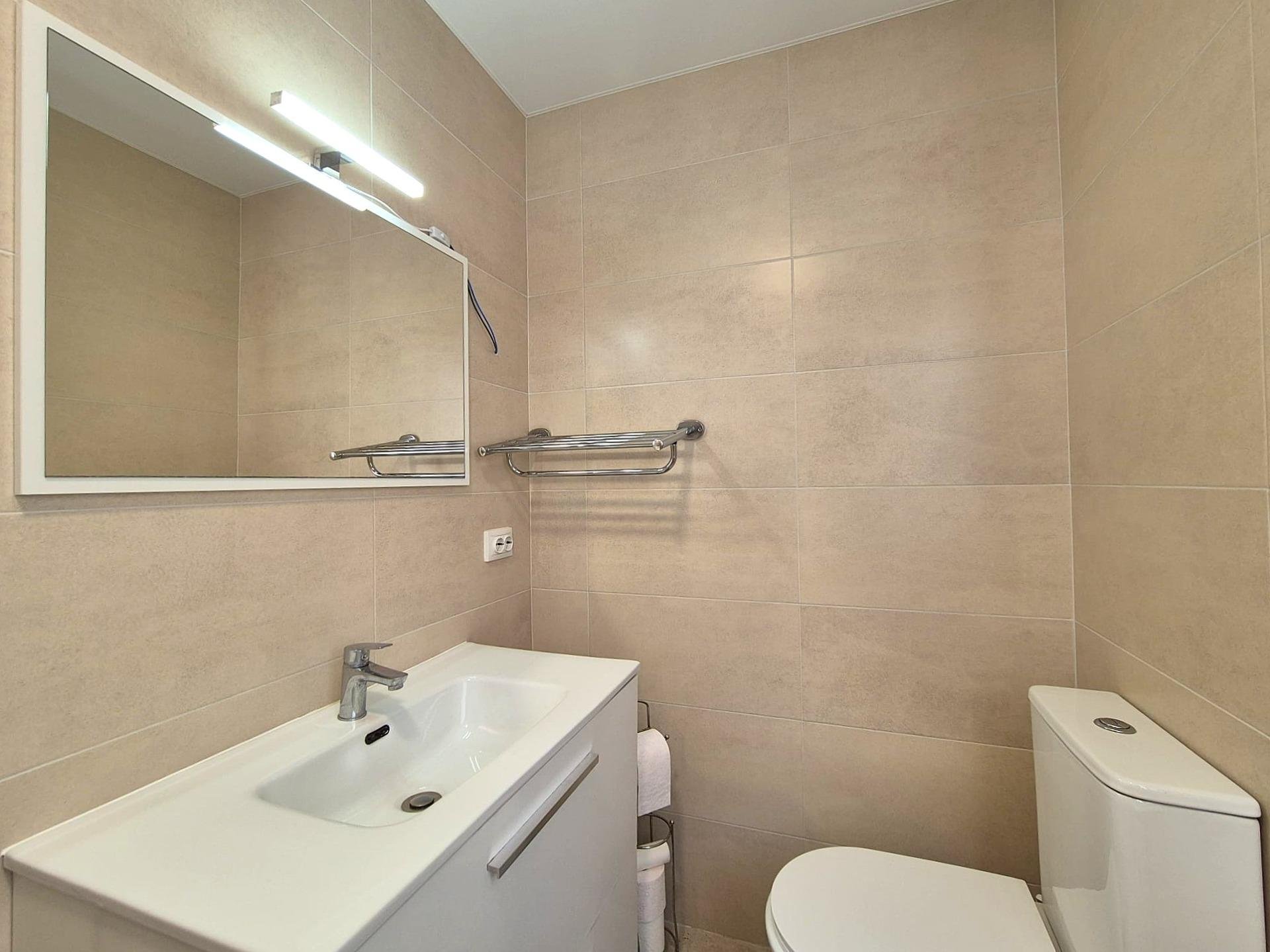 Appartamento a Alicante, Spagna 1 camera da letto, 85 mq. N° 183079