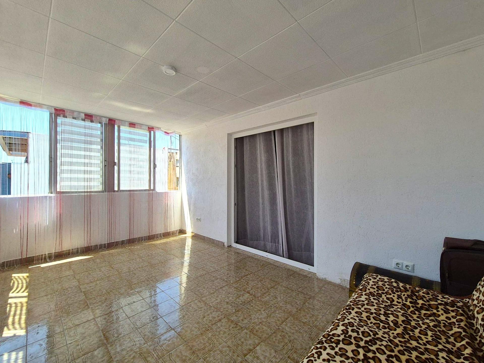 Appartamento a Alicante, Spagna 1 camera da letto, 85 mq. N° 183079