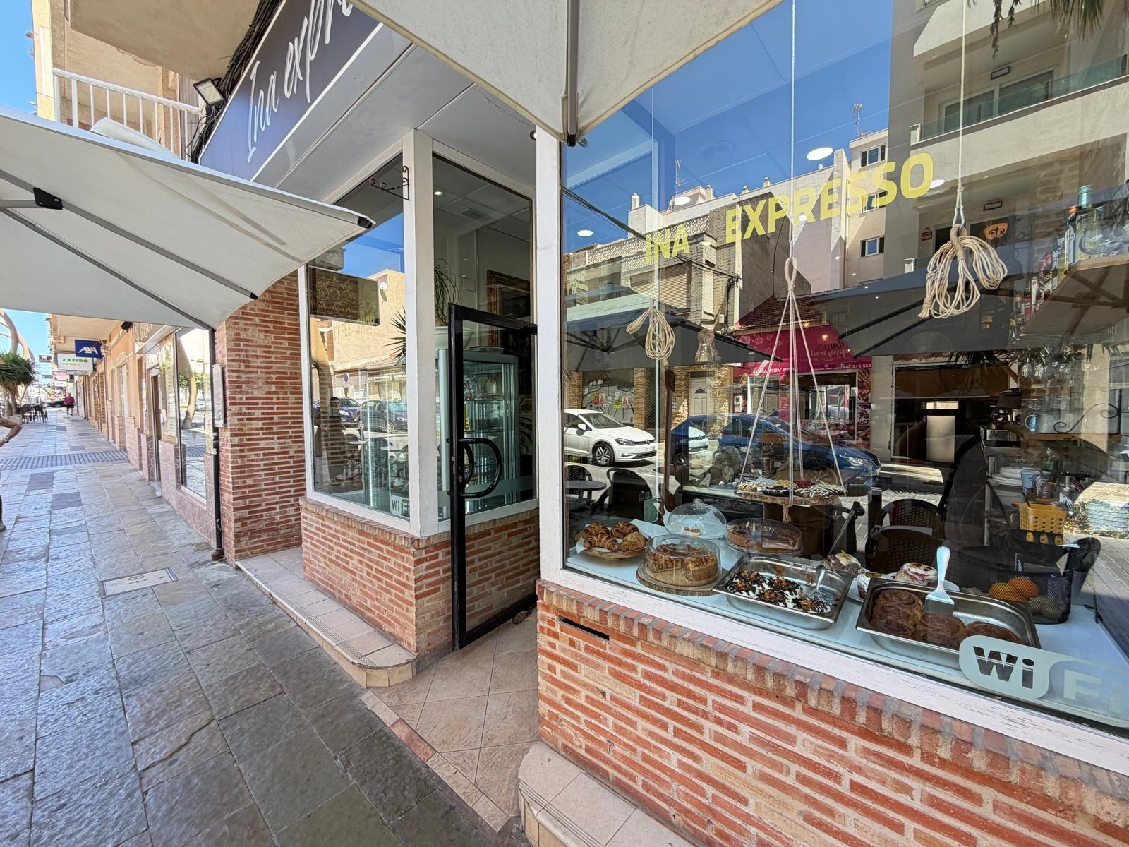 Gewerbeimmobilien in Torrevieja, Alicante, Spanien 150 m2 Nr. 183081