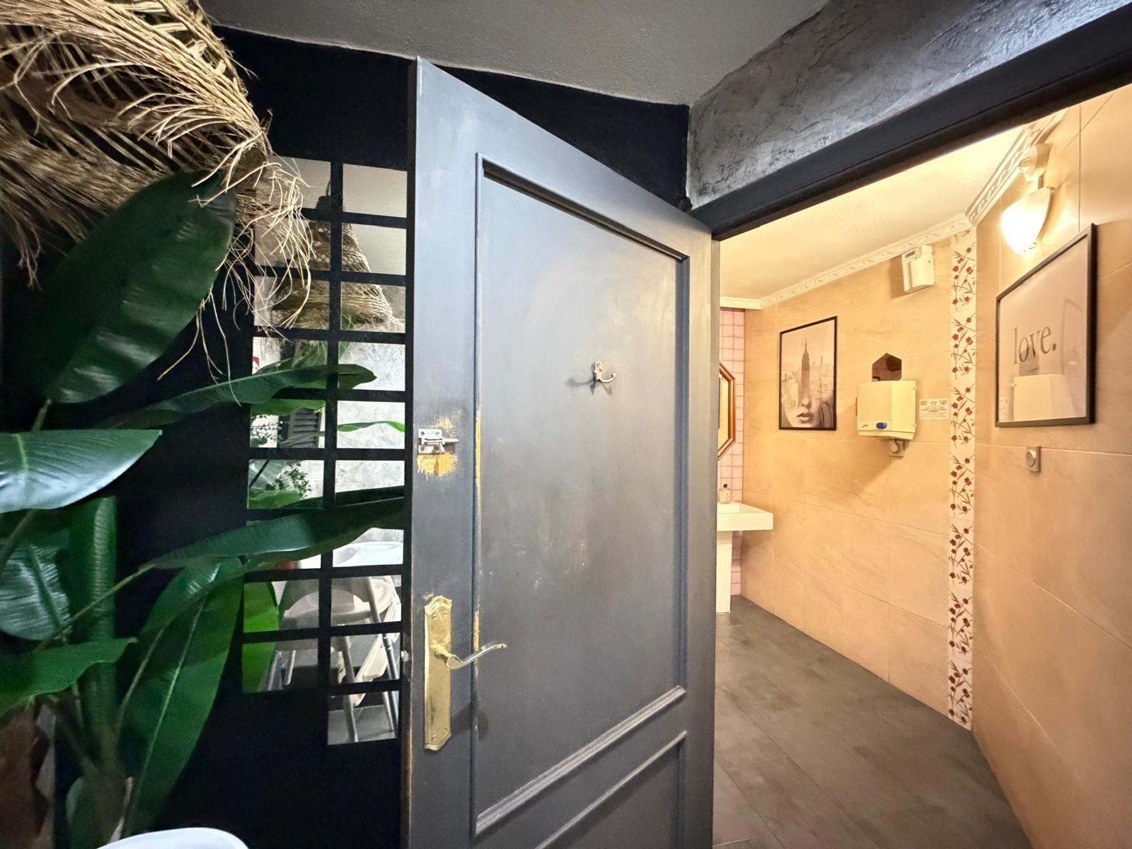 Gewerbeimmobilien in Torrevieja, Alicante, Spanien 150 m2 Nr. 183081