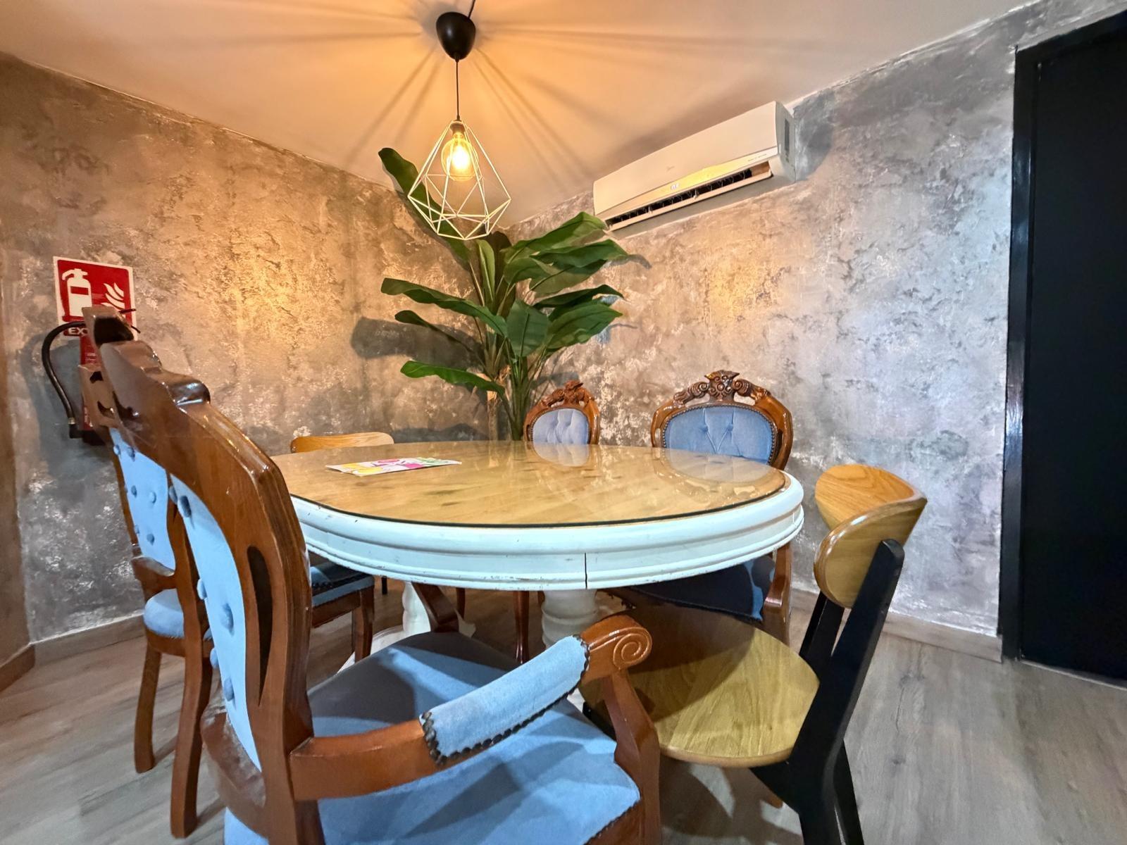 Gewerbeimmobilien in Torrevieja, Alicante, Spanien 150 m2 Nr. 183081