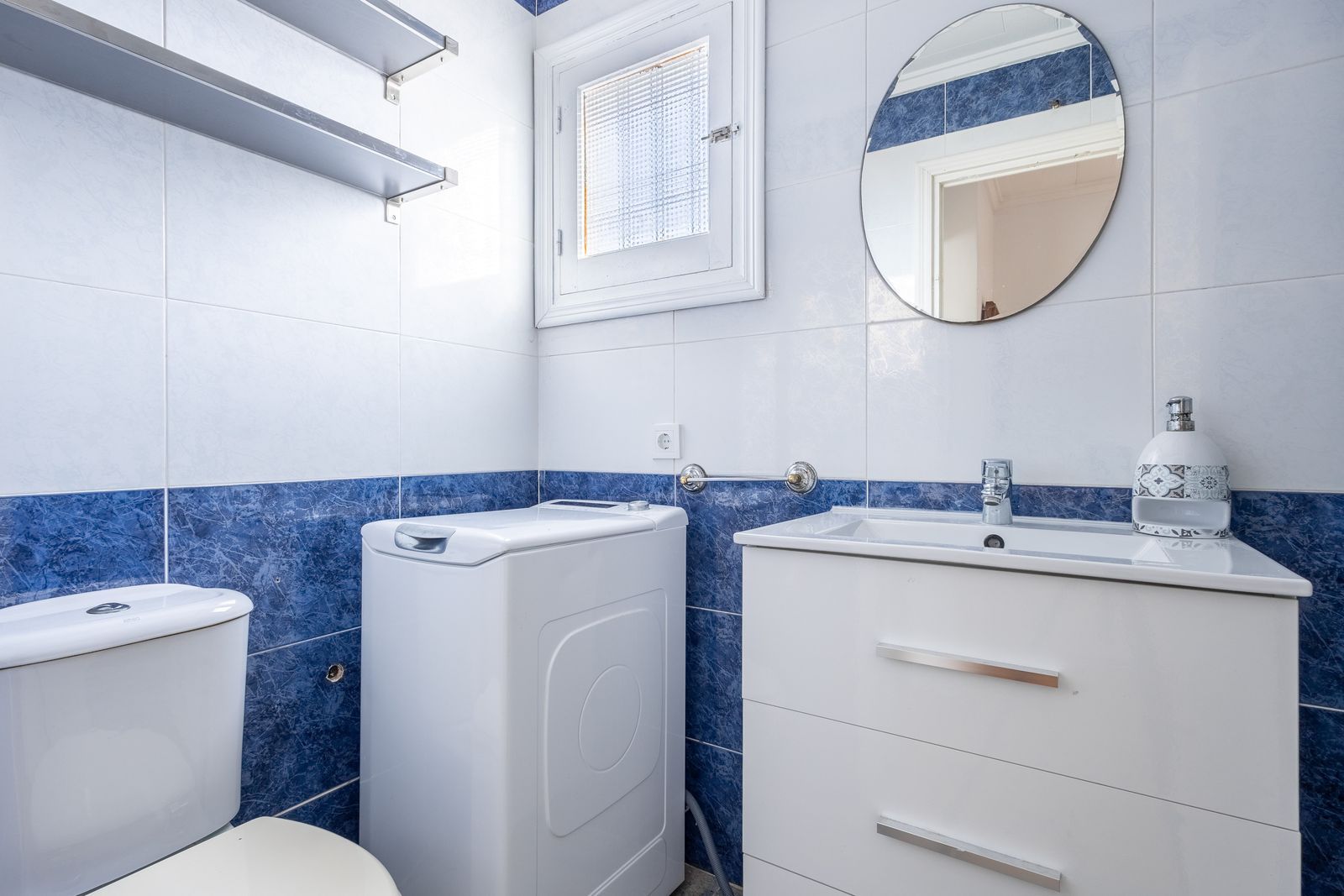 Apartment in Torrevieja, Alicante, Spain 60 sq.m. No. 183075
