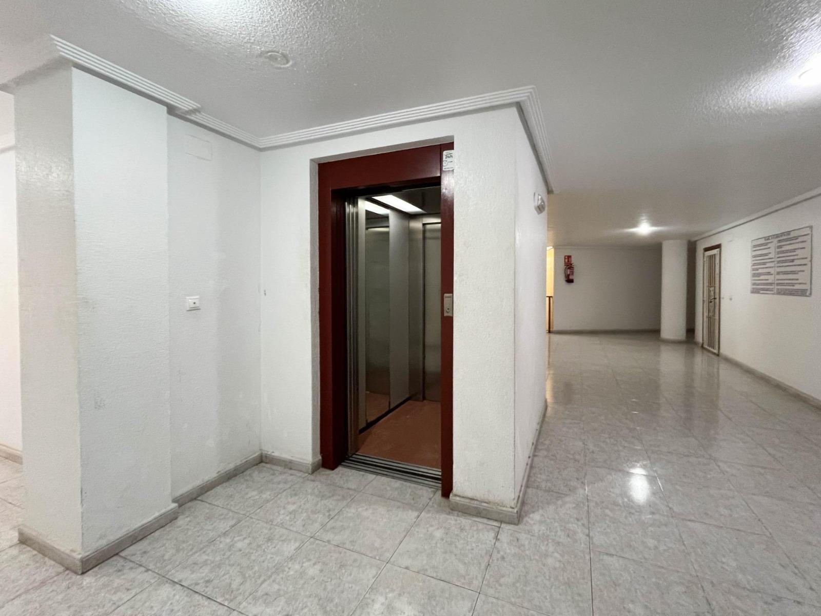 Appartamento a Torrevieja, Alicante, Spagna 1 camera da letto, 52 mq. N° 183080