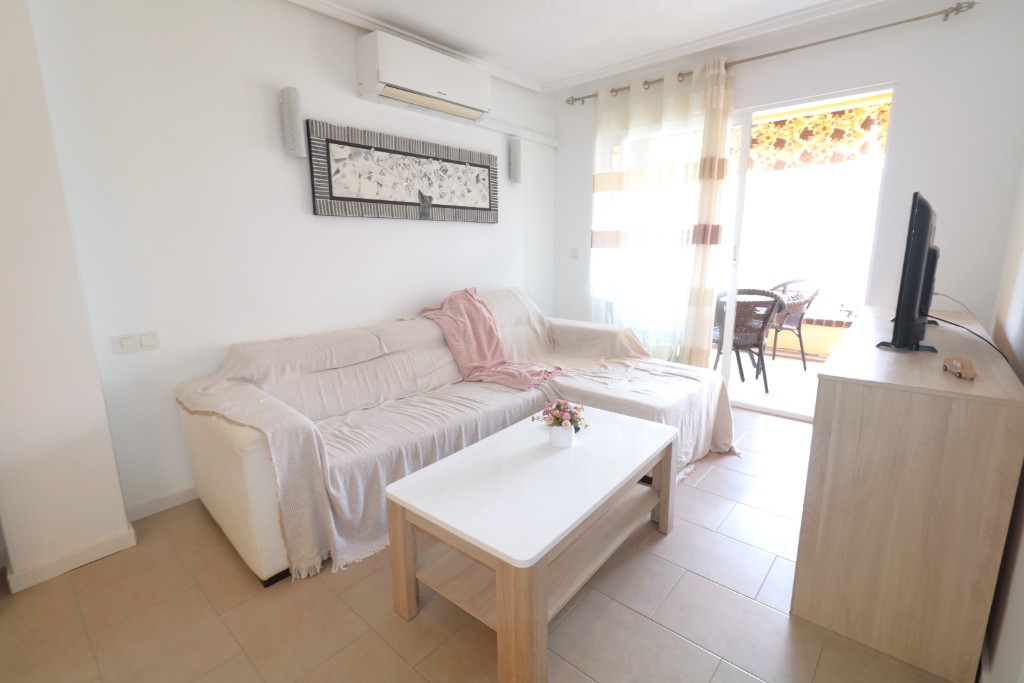 Apartamento en Torrevieja, Alicante, España 3 dormitorios, 80 m2 No. 145333