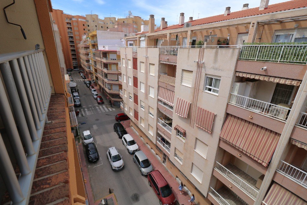 Apartamento en Torrevieja, Alicante, España 3 dormitorios, 80 m2 No. 145333