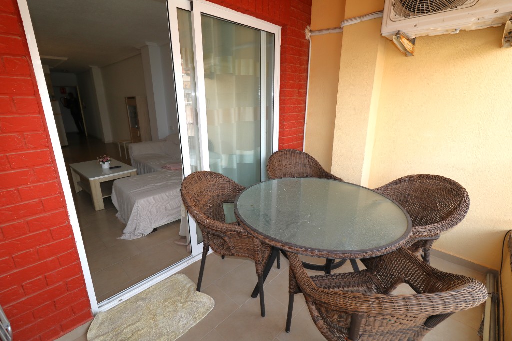Apartamento en Torrevieja, Alicante, España 3 dormitorios, 80 m2 No. 145333