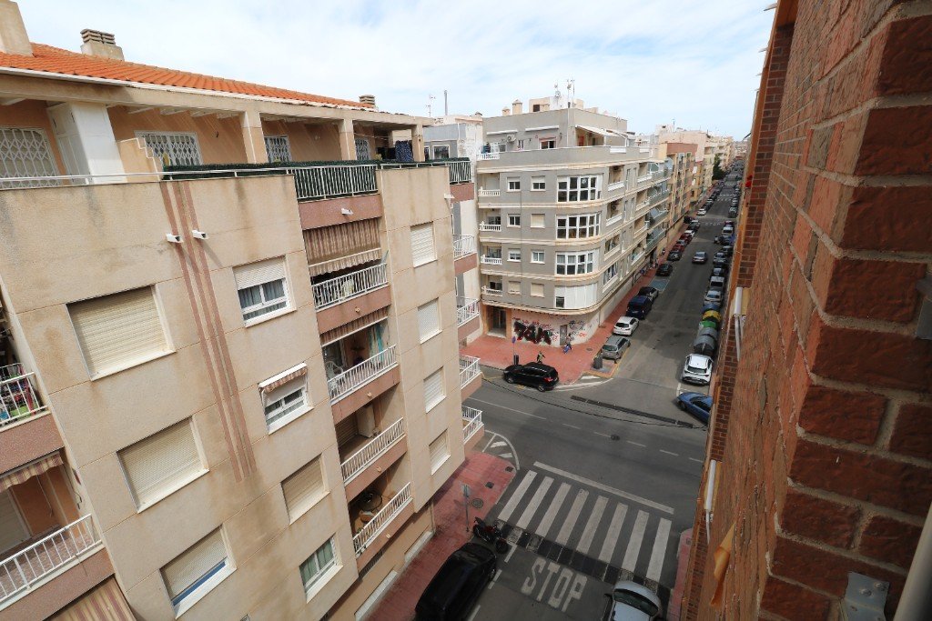 Apartamento en Torrevieja, Alicante, España 3 dormitorios, 80 m2 No. 145333
